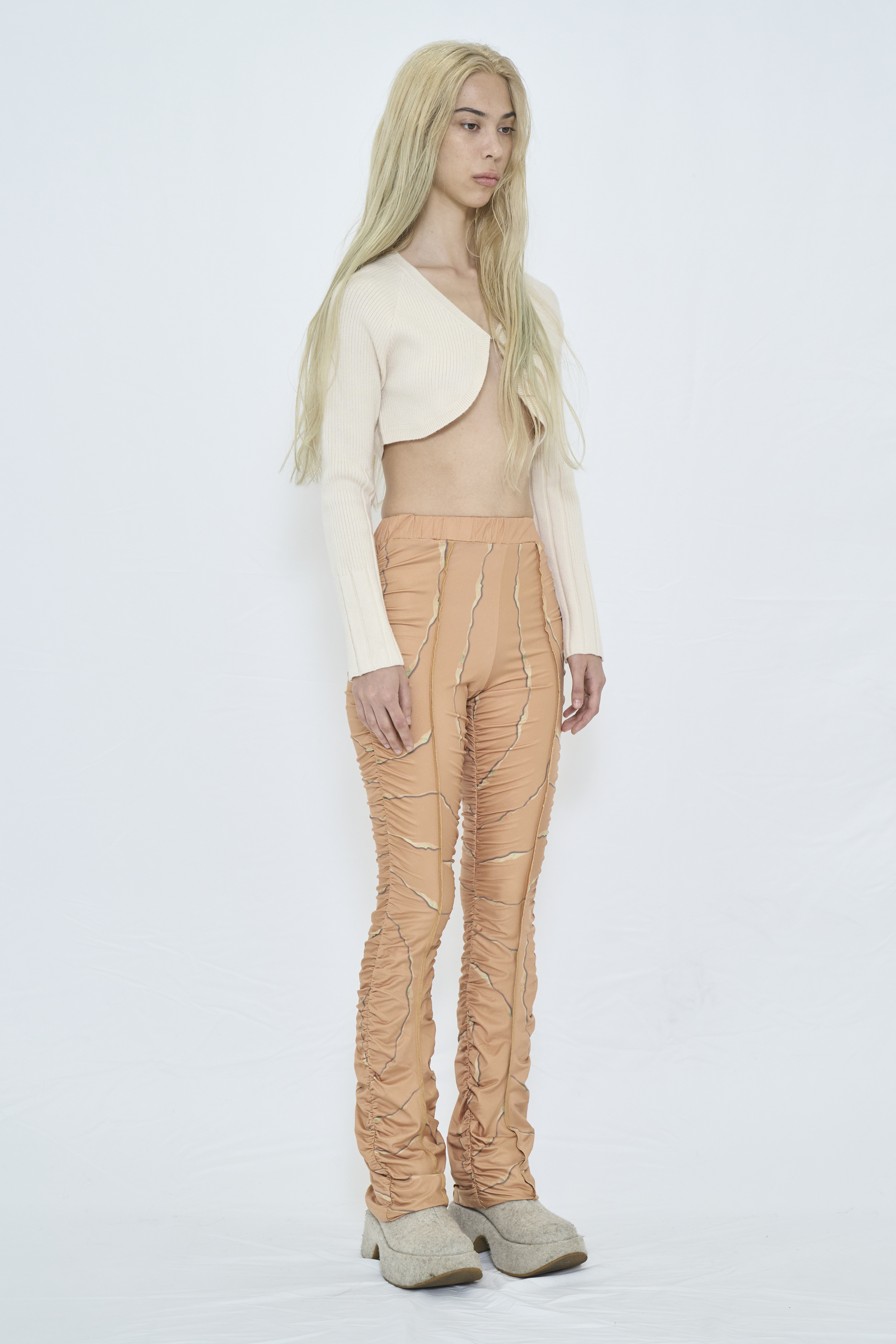 HAZY FLARE LEGGINGS / BROWN