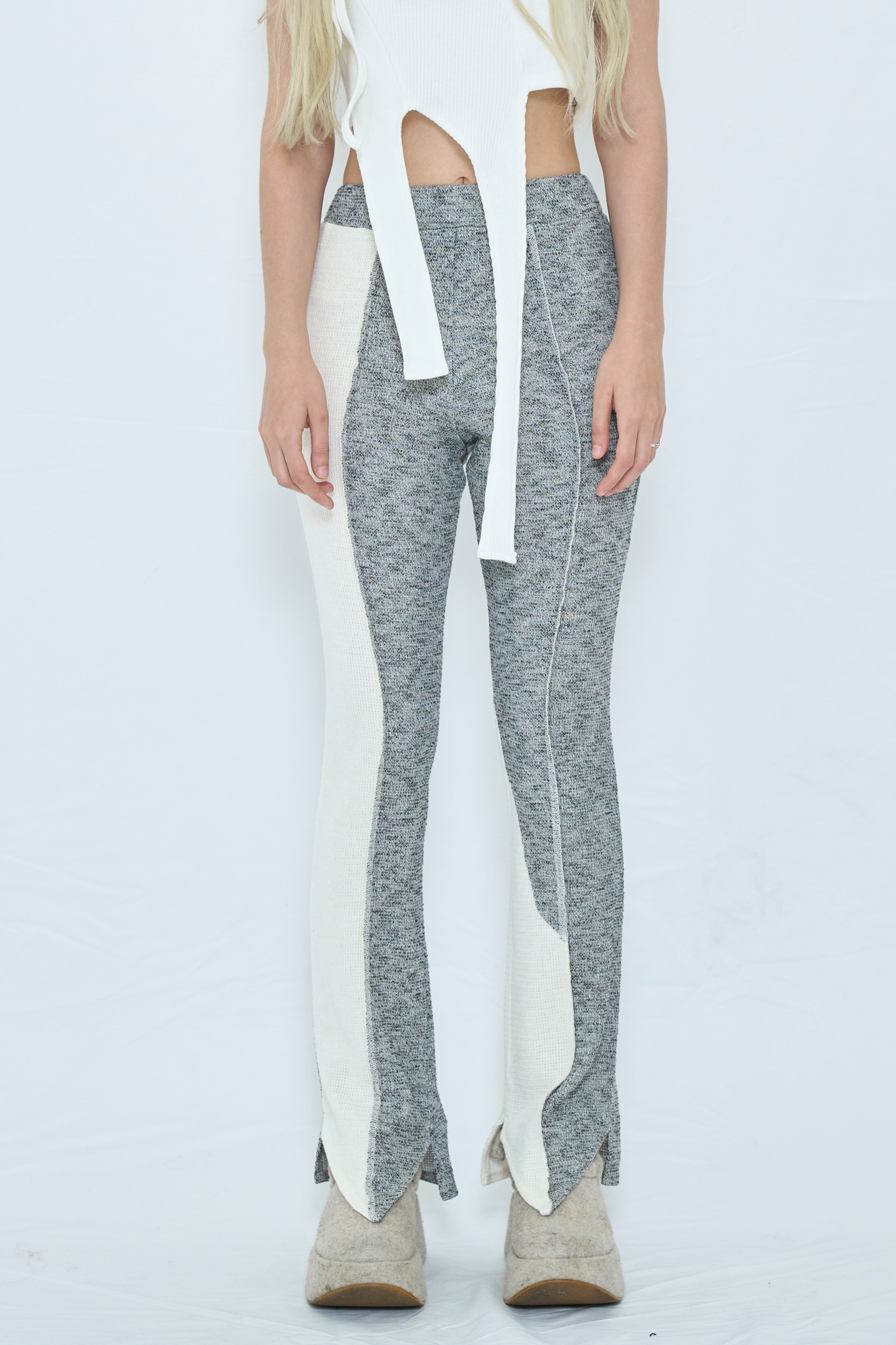 CUTTING KNIT FLARE PANTS / GRAY