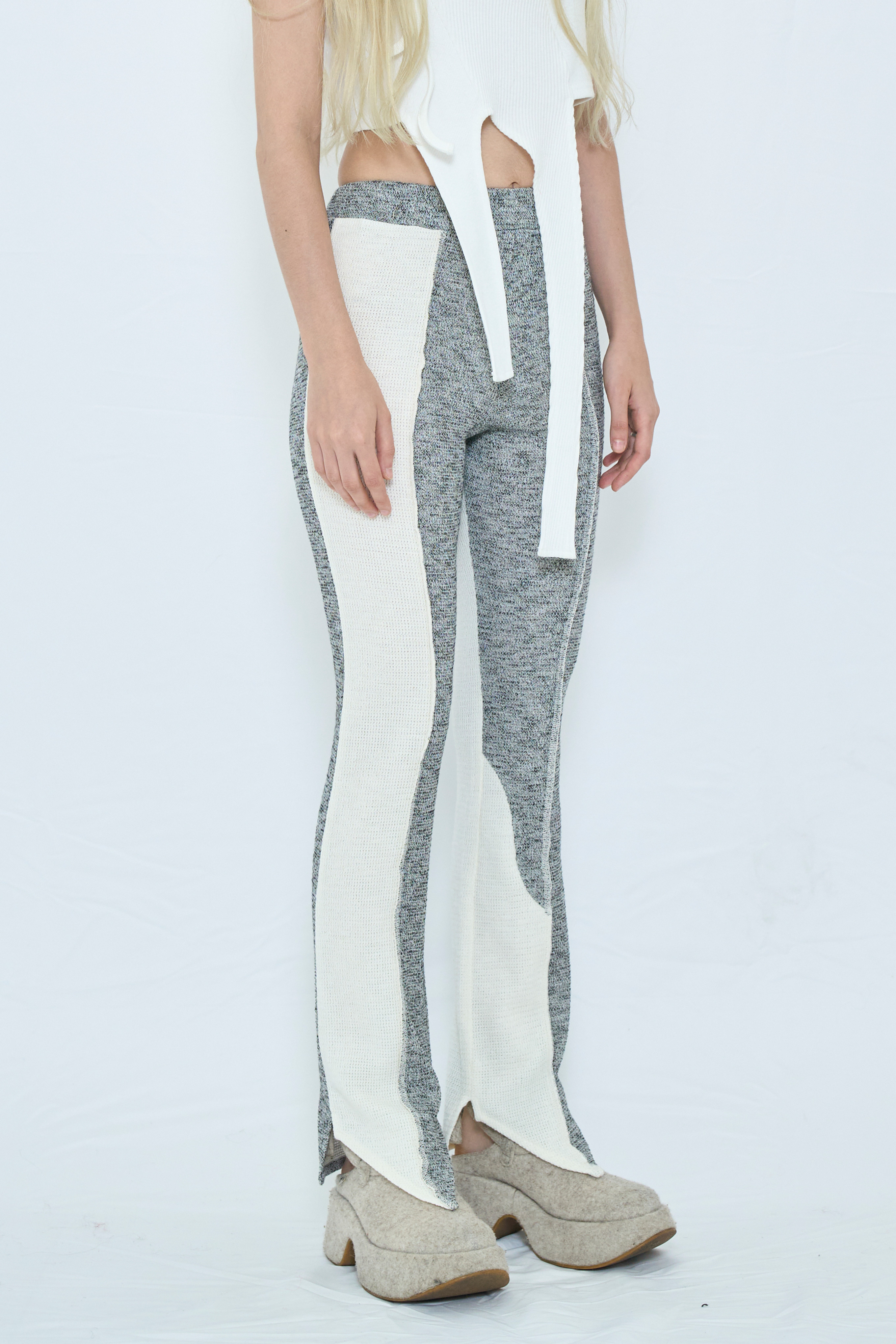CUTTING KNIT FLARE PANTS / GRAY