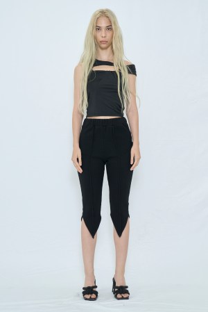 V CUT RIB HALF PANTS / BLACK