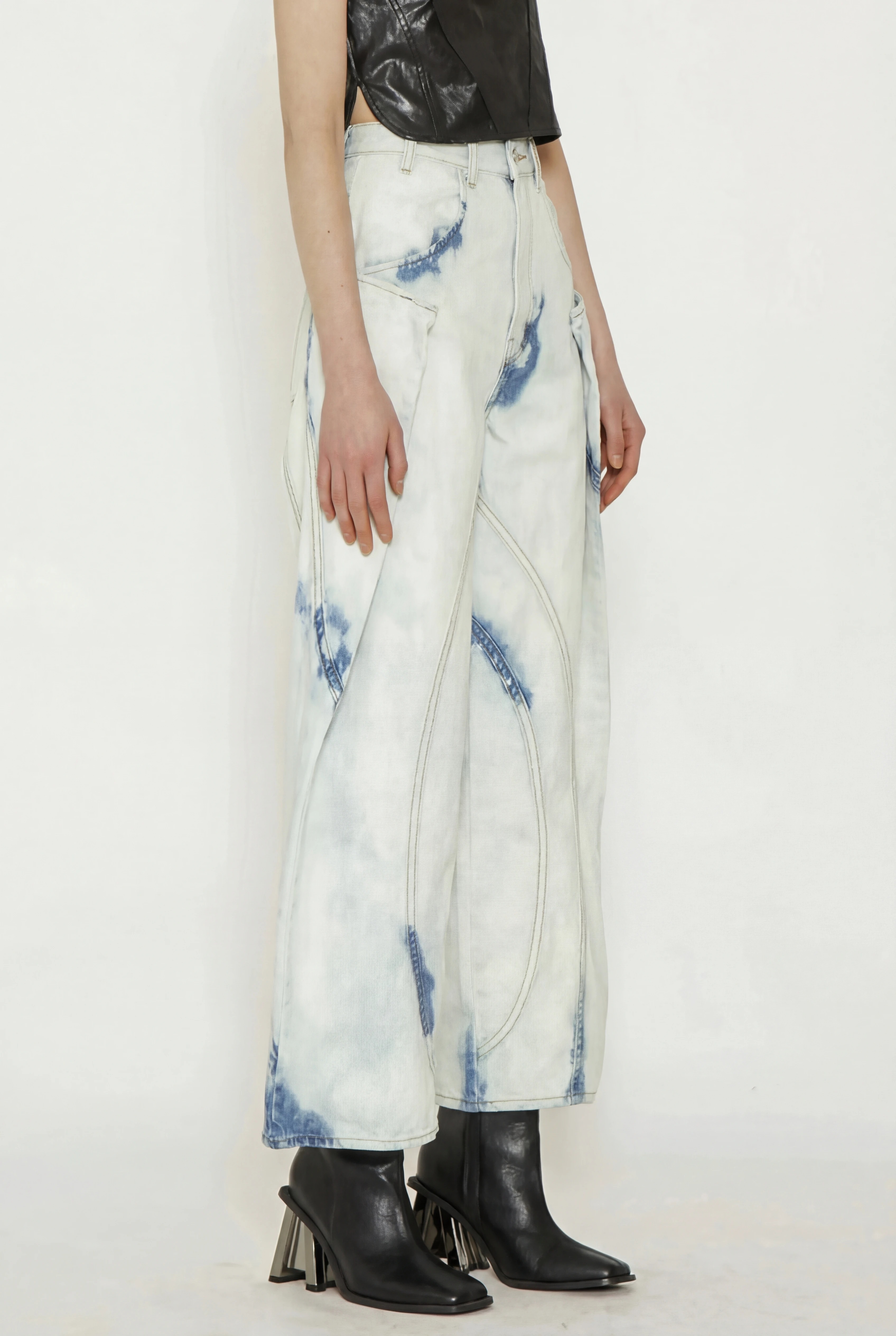 BLEACH WIDE DENIM PANTS / BLUE