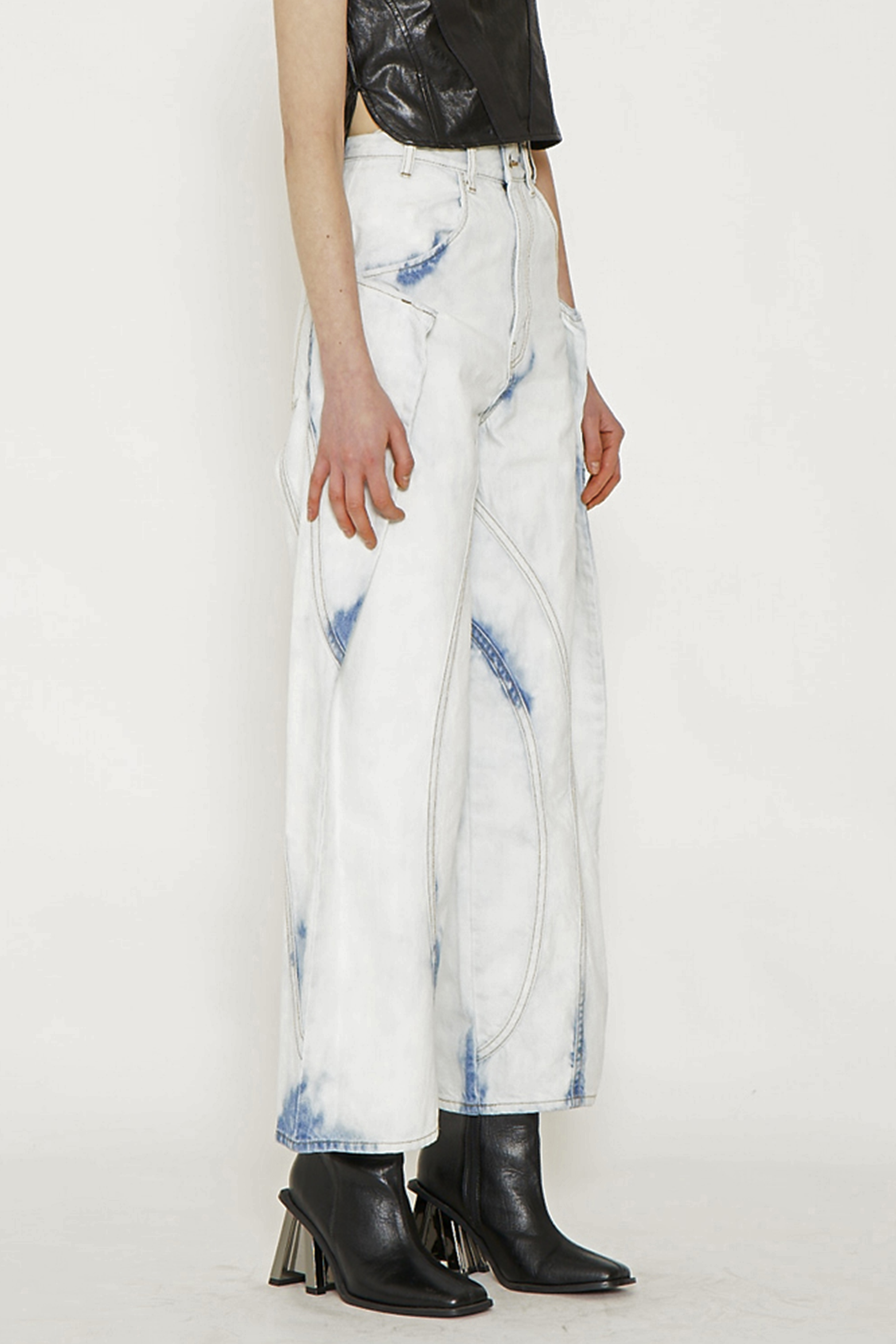 BLEACH WIDE DENIM PANTS / BLUE