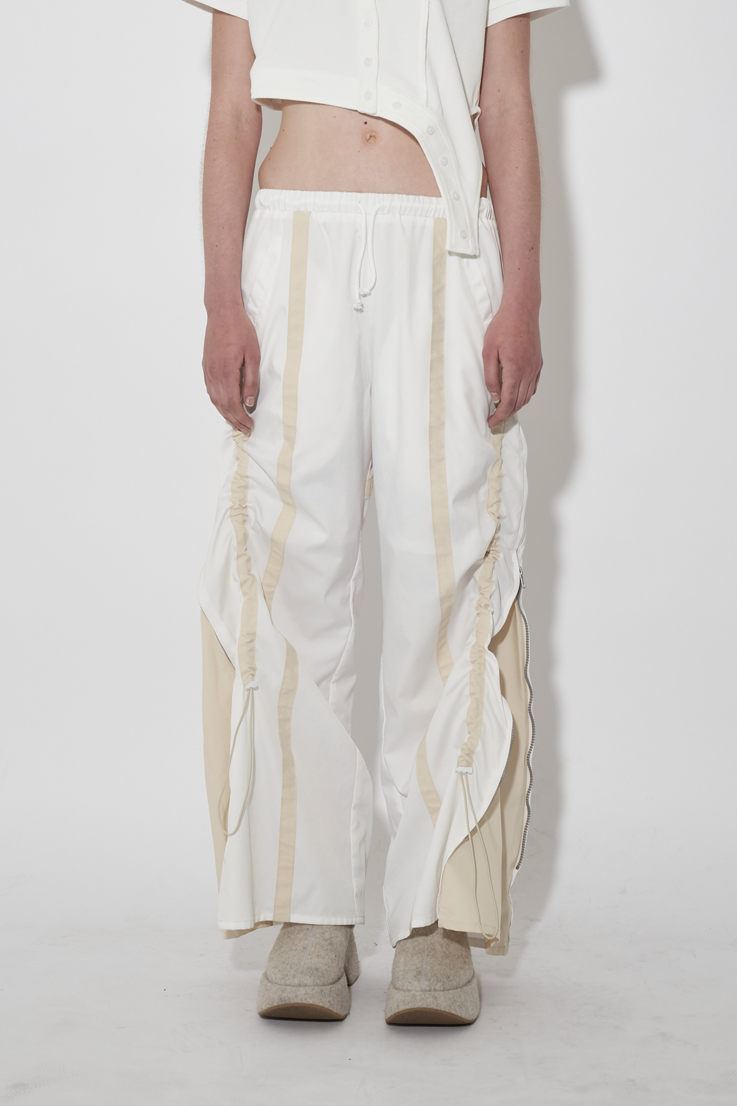 DRAWSTRING WIDE TRACK PANTS / WHITE