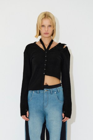 BUTTON HALTER NECK TOP / BLACK