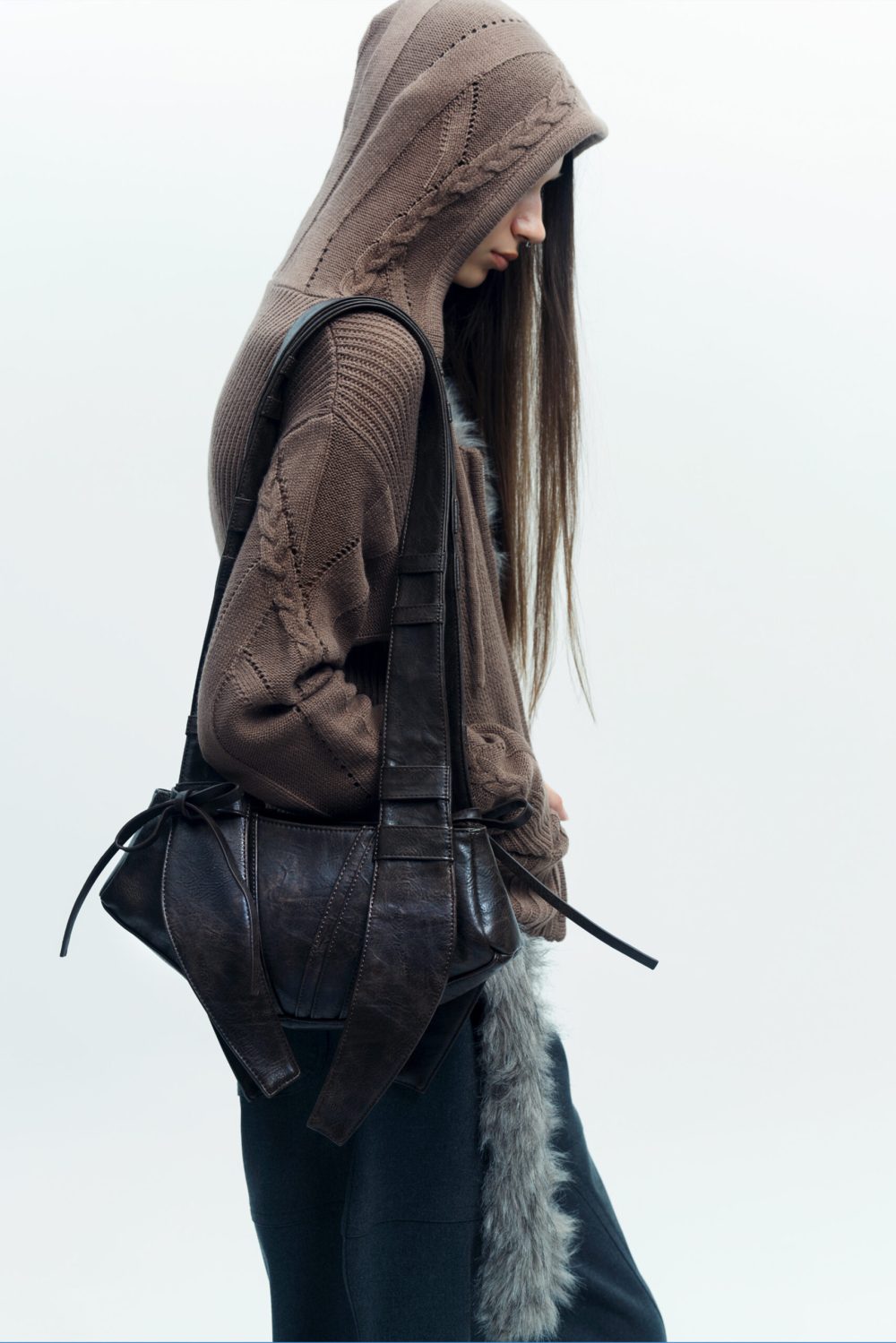 STRINGS MULTI BAG / DARK BROWN – VIAVANDA
