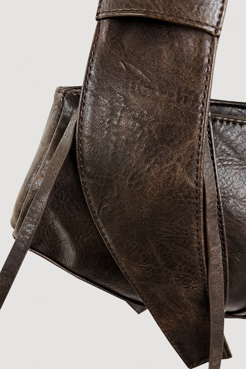 STRINGS MULTI BAG / DARK BROWN – VIAVANDA
