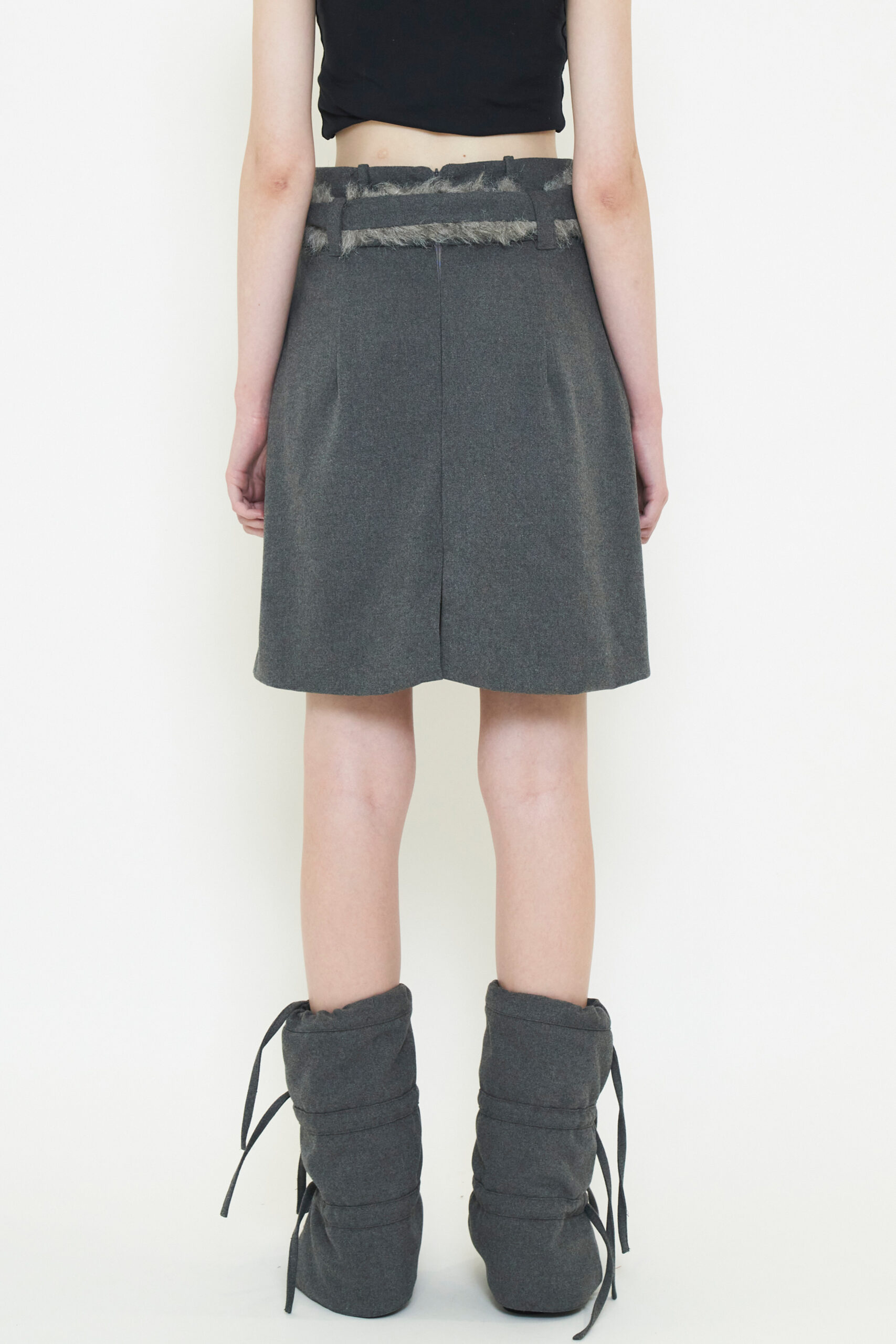 FUR BELT MIDI SKIRT / GRAY