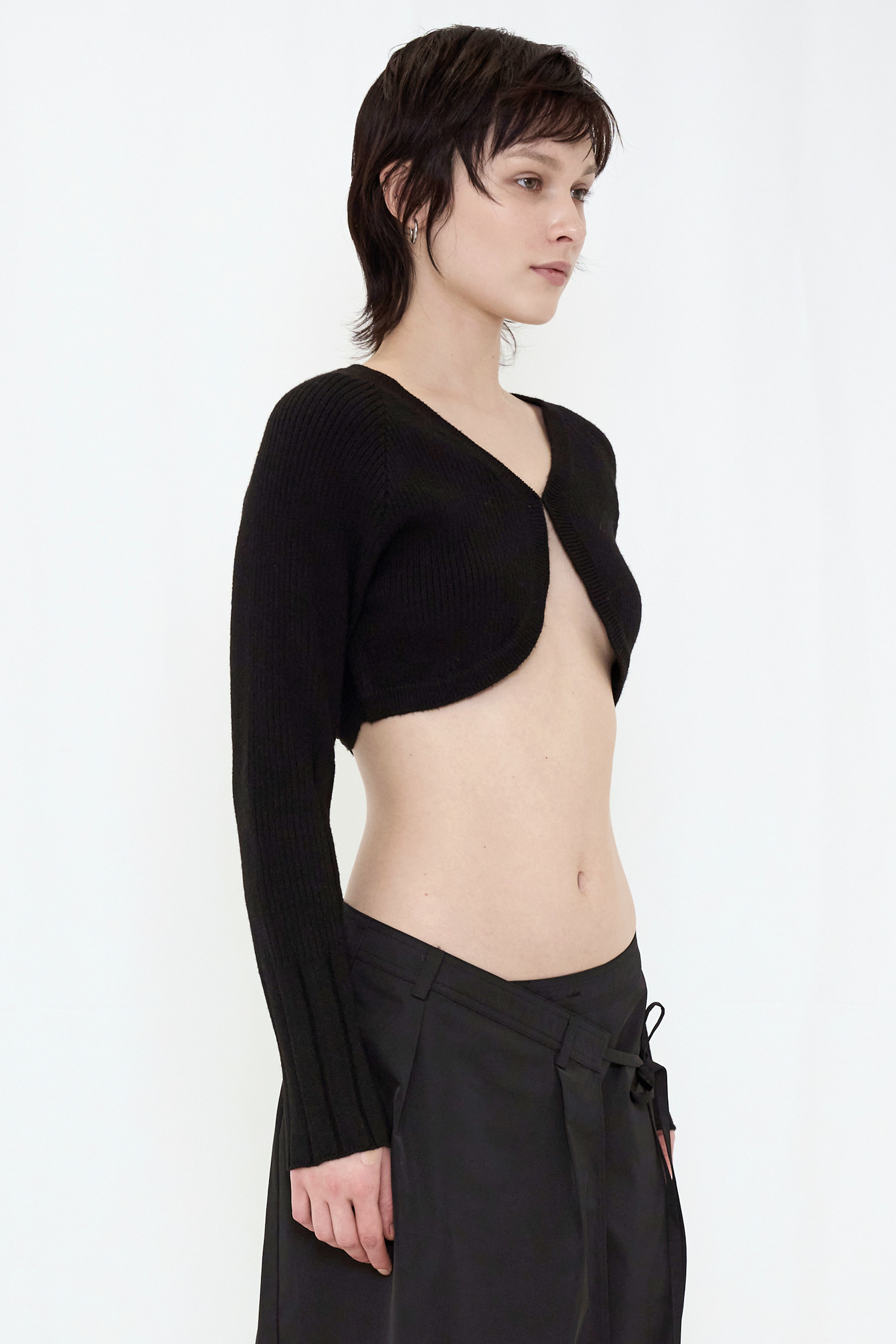 KNIT BOLERO CARDIGAN / BLACK