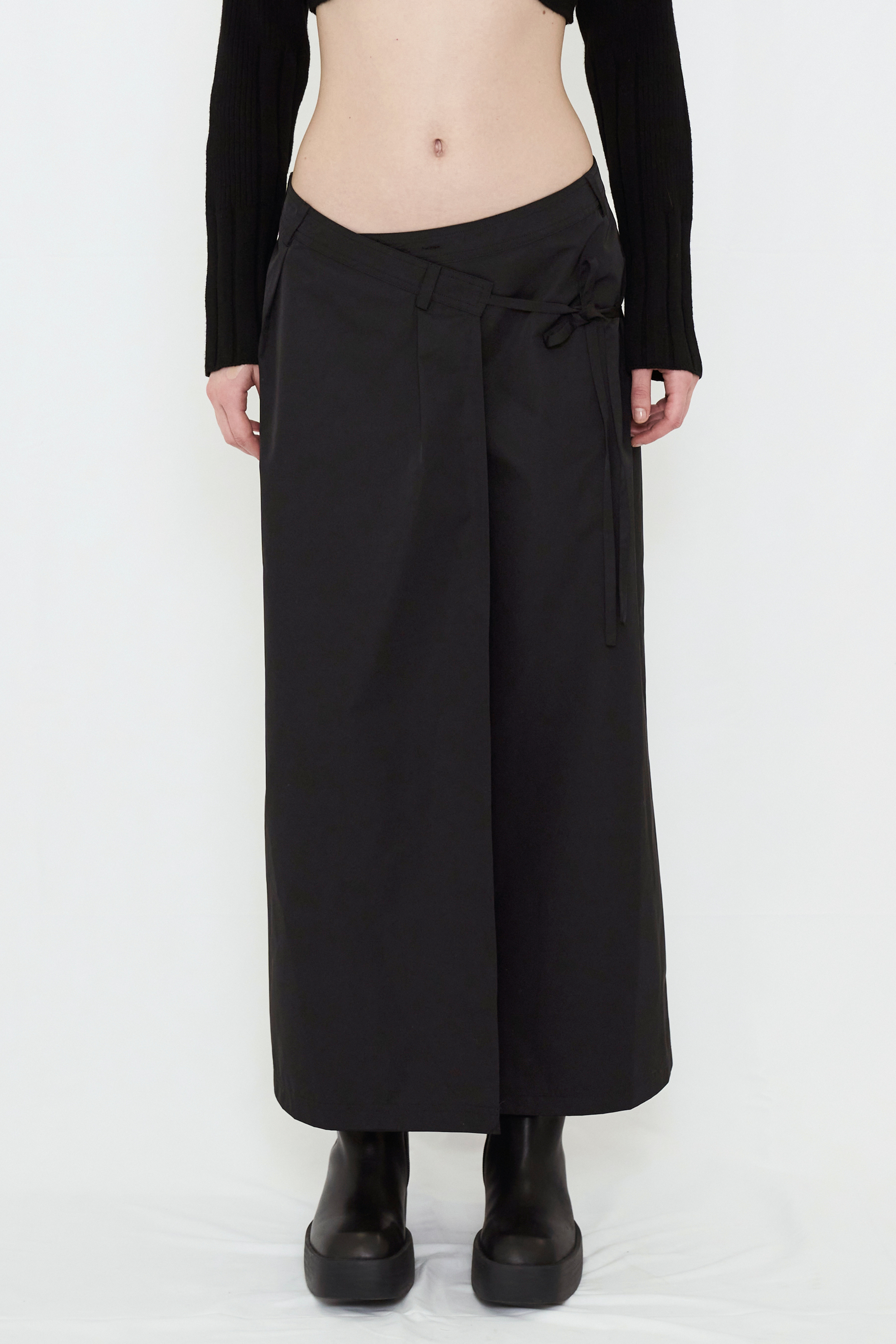WRAP MAXI SKIRT / BLACK