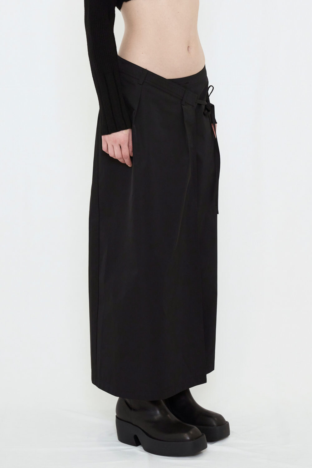 WRAP MAXI SKIRT / BLACK – VIAVANDA