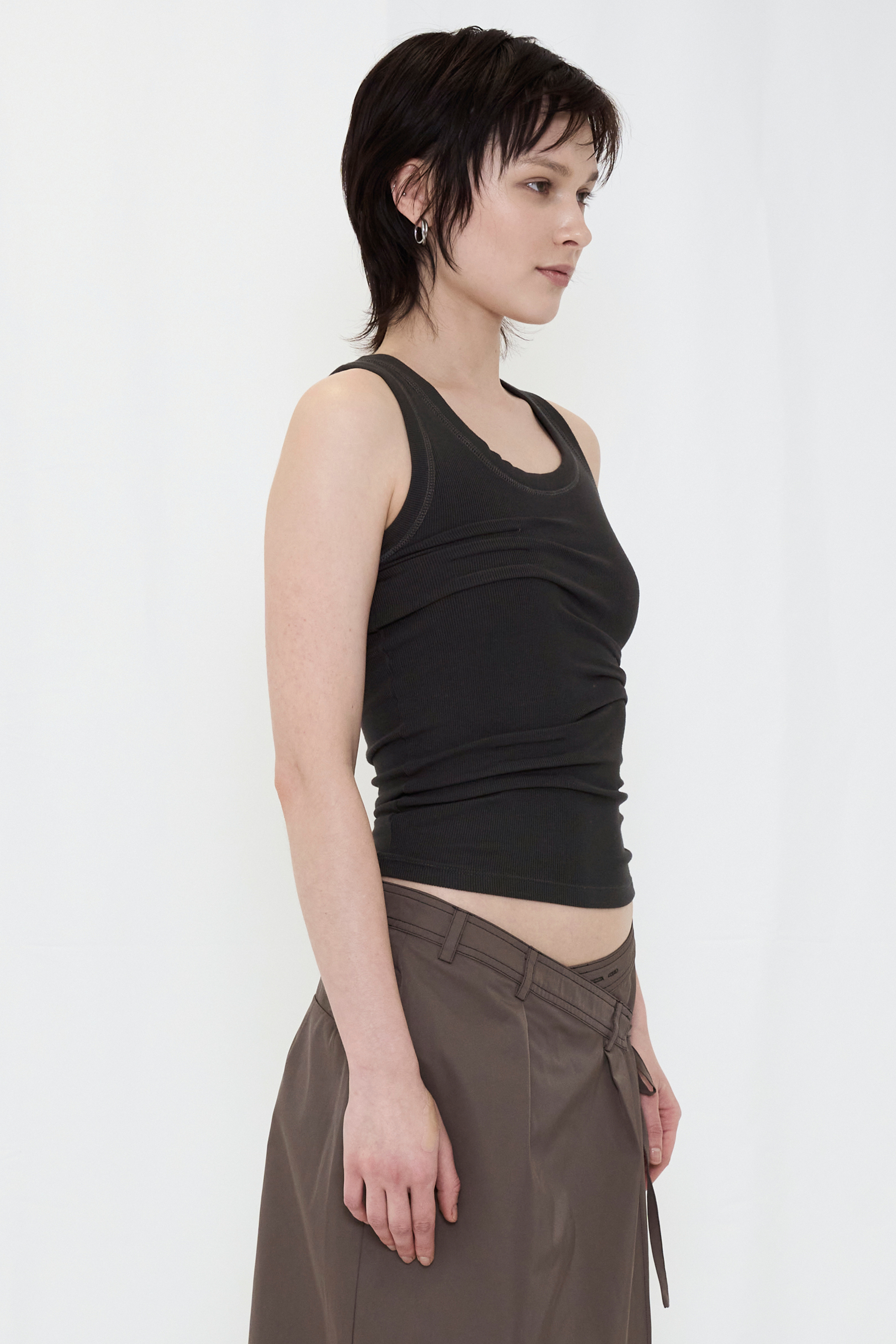 TUCK RIB TANK TOP / CHARCOAL