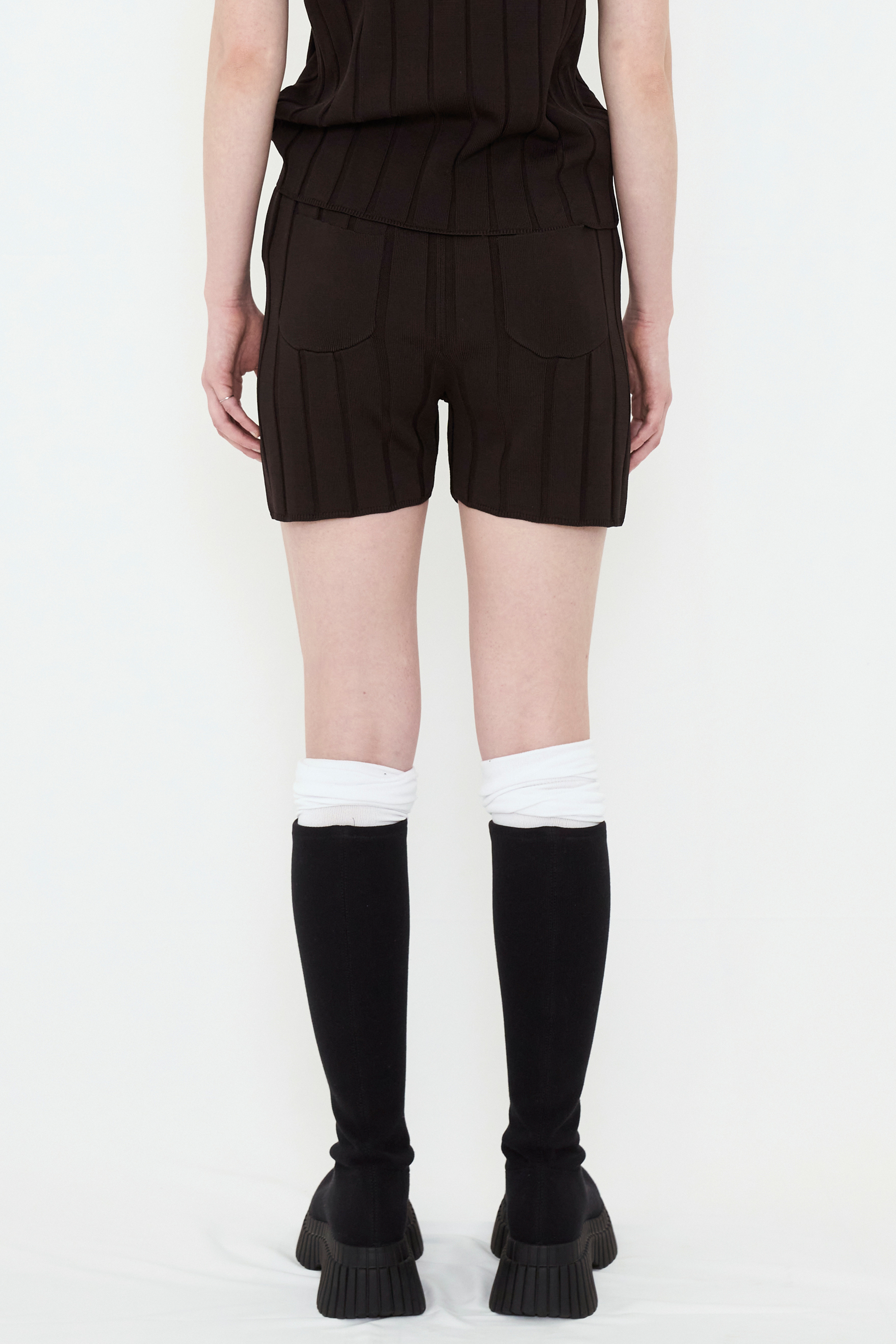 SMOOTH KNIT SHORT PANTS / CHARCOAL