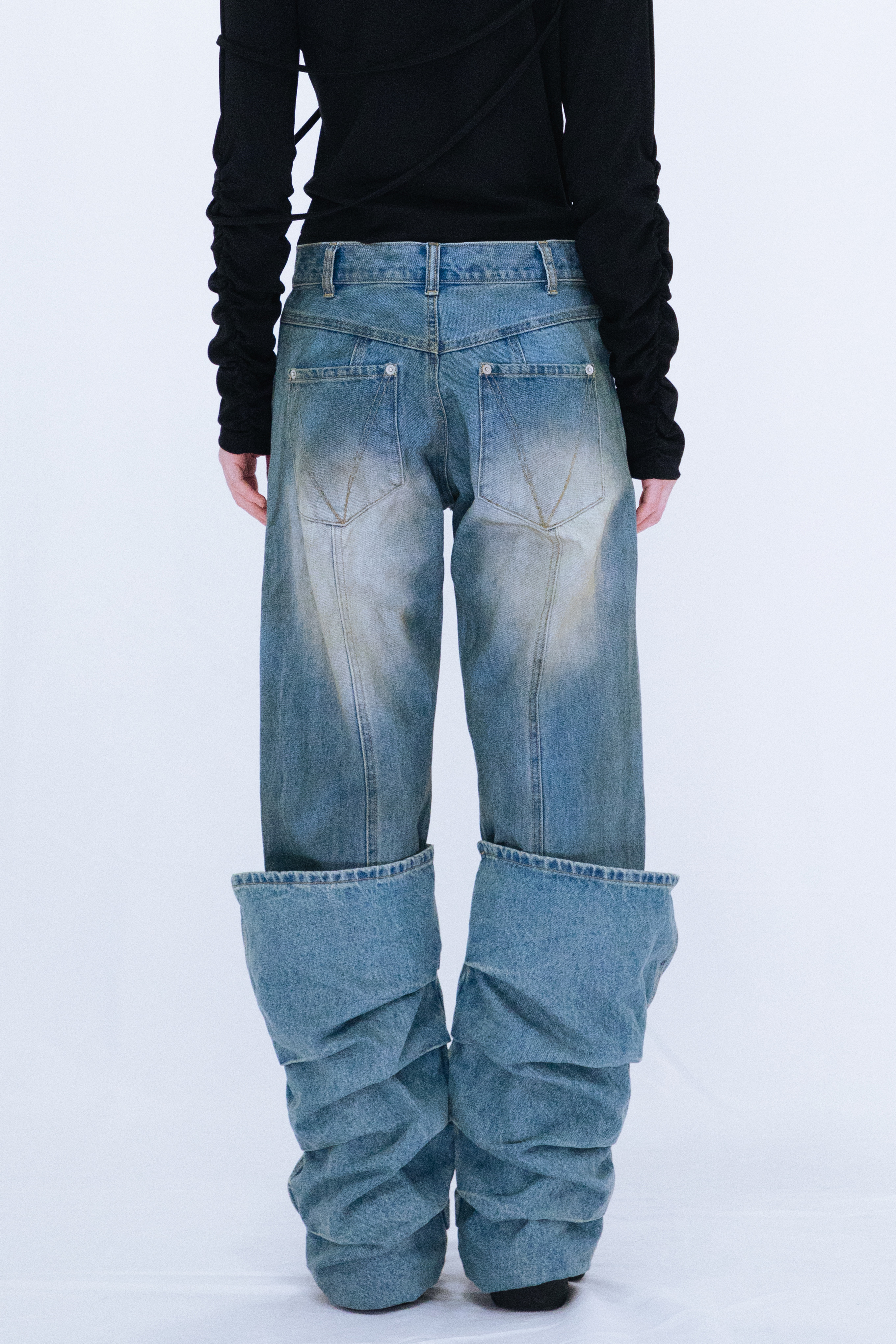 OVERLAP TUCK DENIM PANTS / BLUE