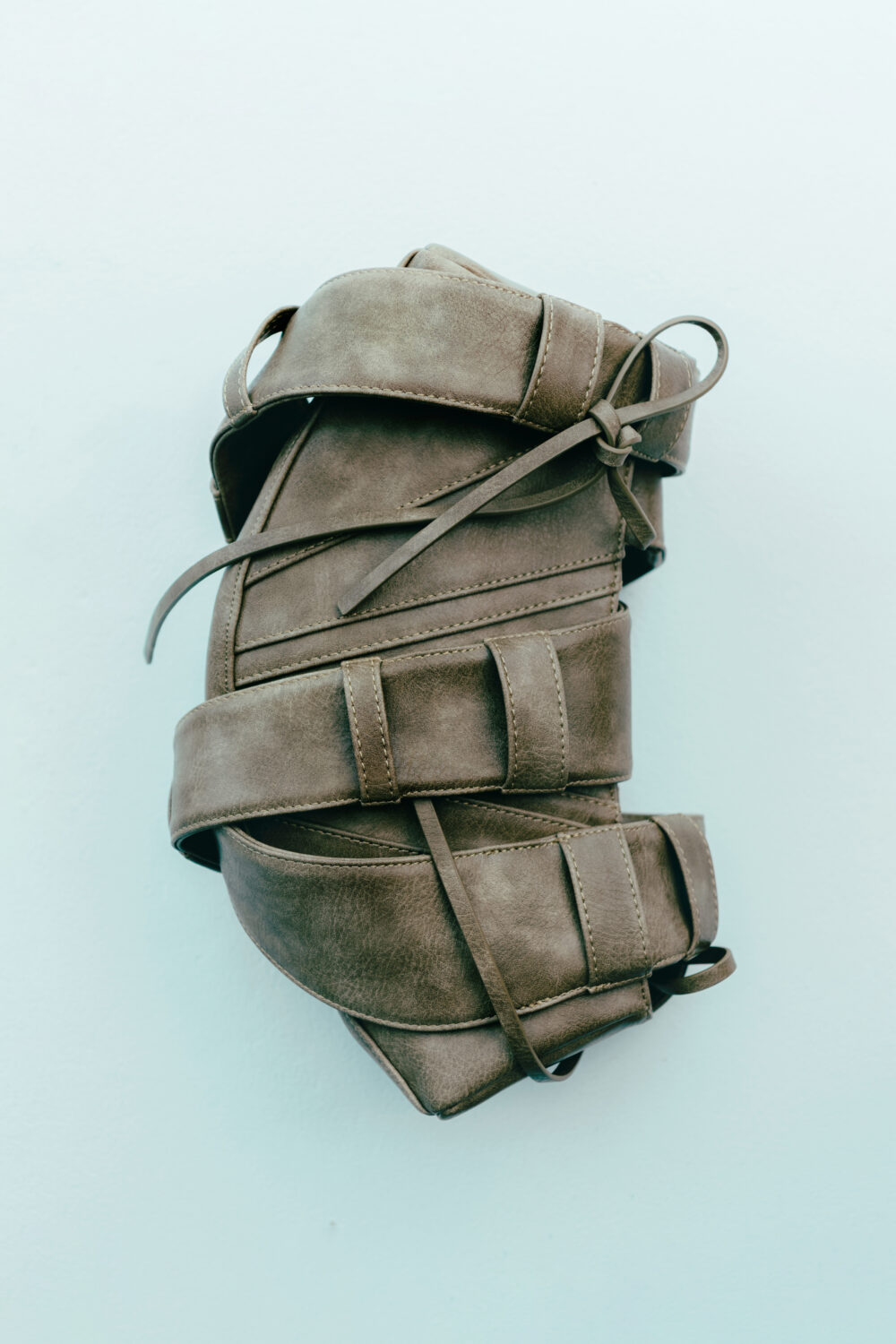 STRINGS MULTI BAG / ASH BROWN – VIAVANDA