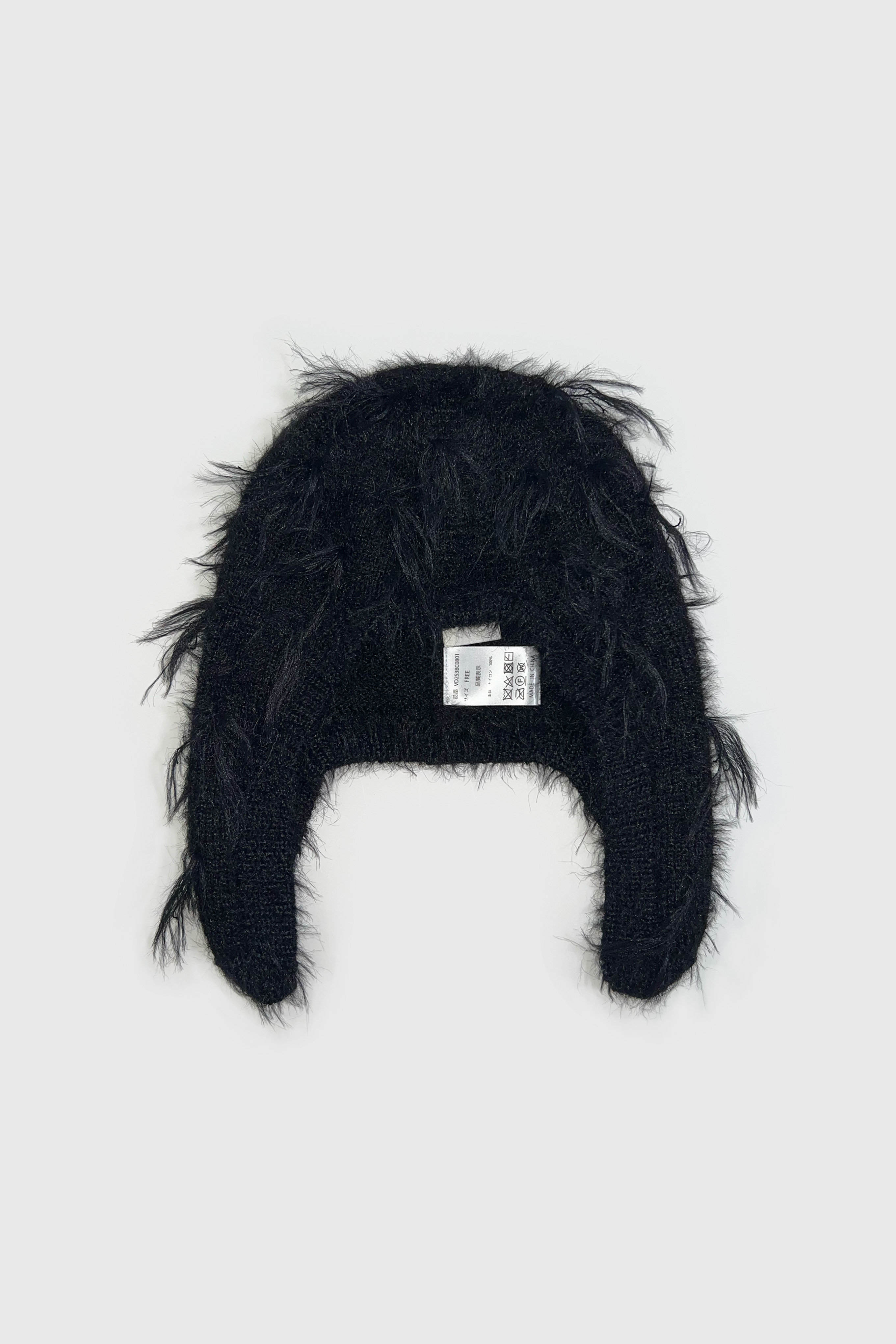 FLUFFY BEANIE / BLACK