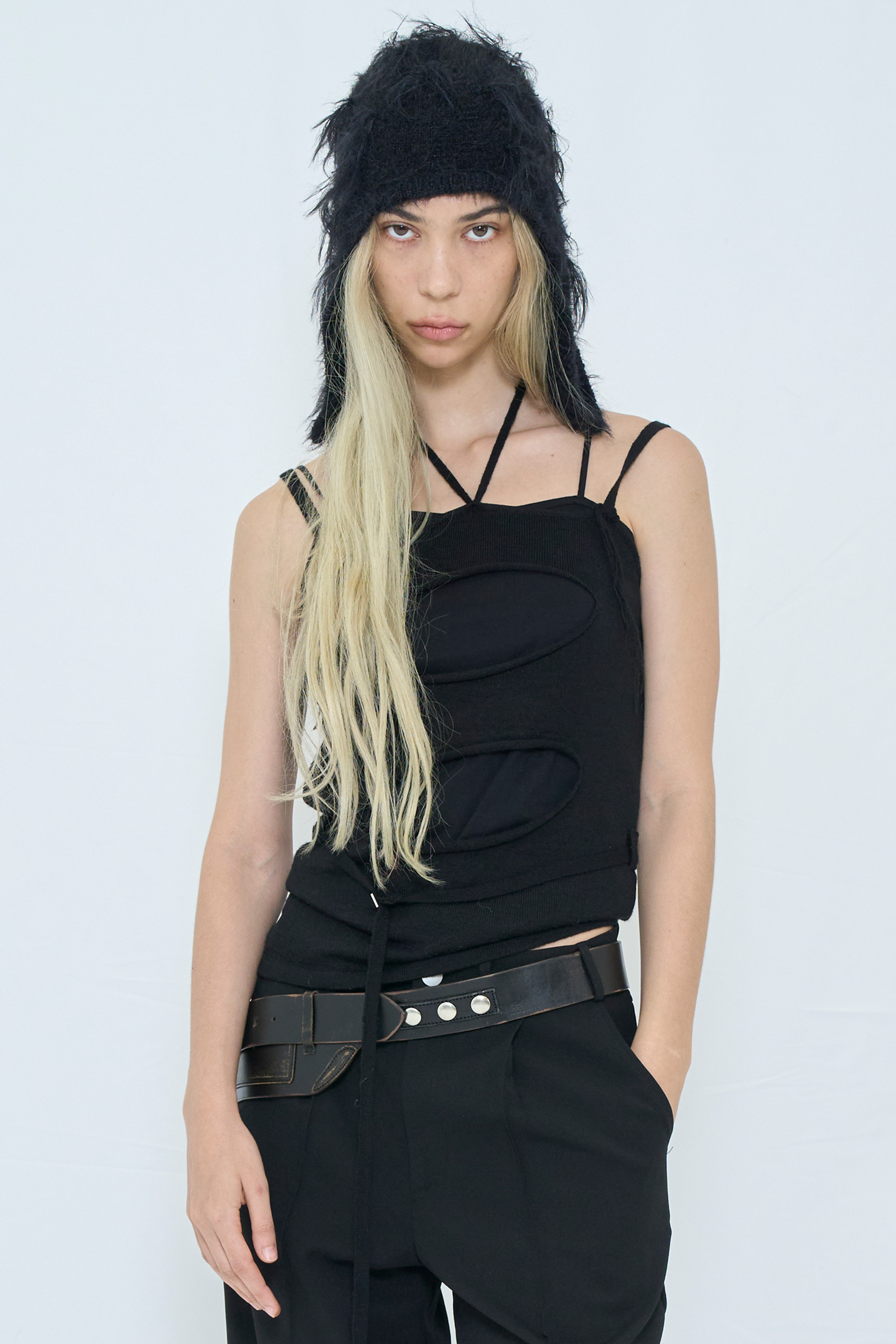 FLUFFY BEANIE / BLACK