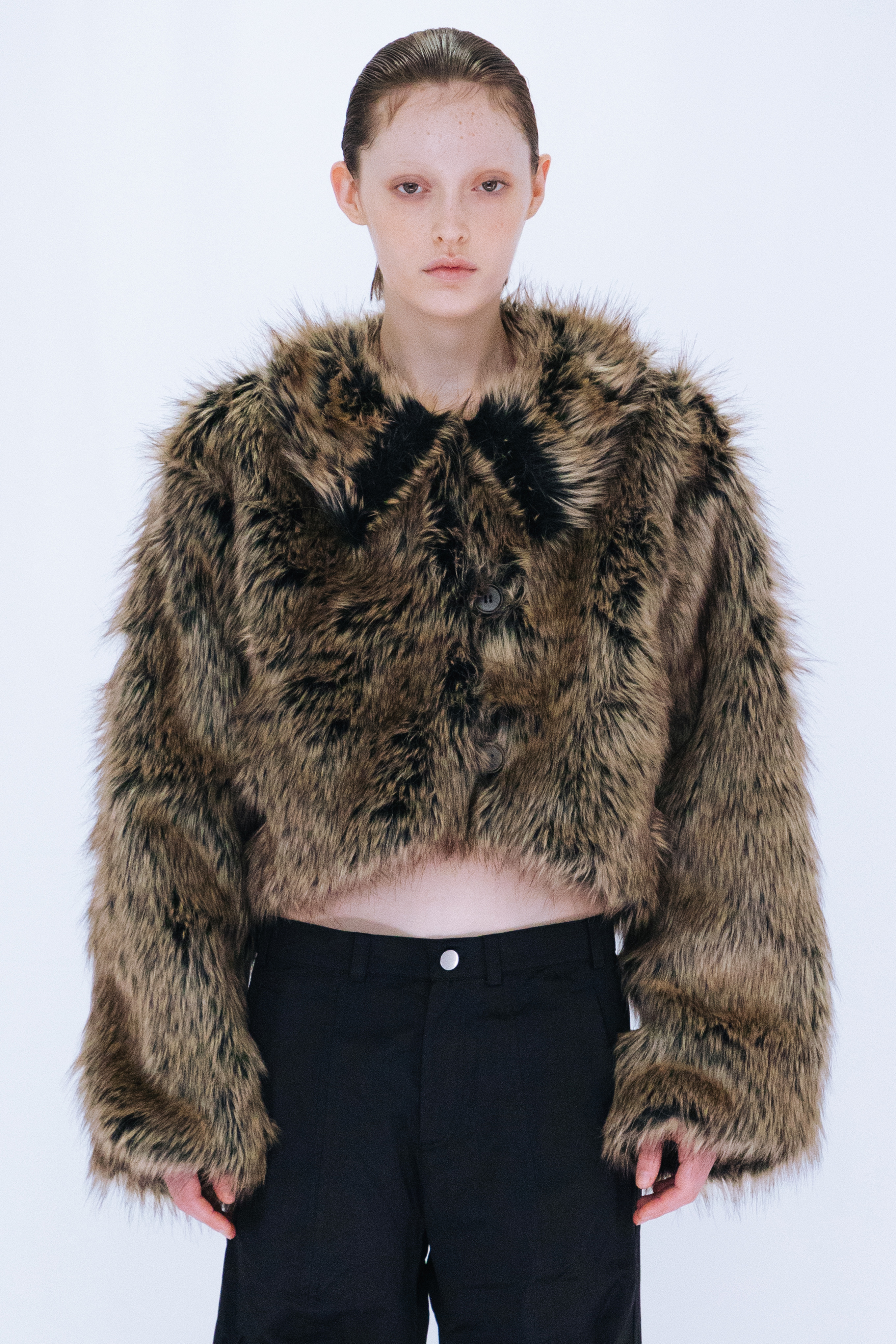 FAKE FUR SHORT JACKET / BROWN