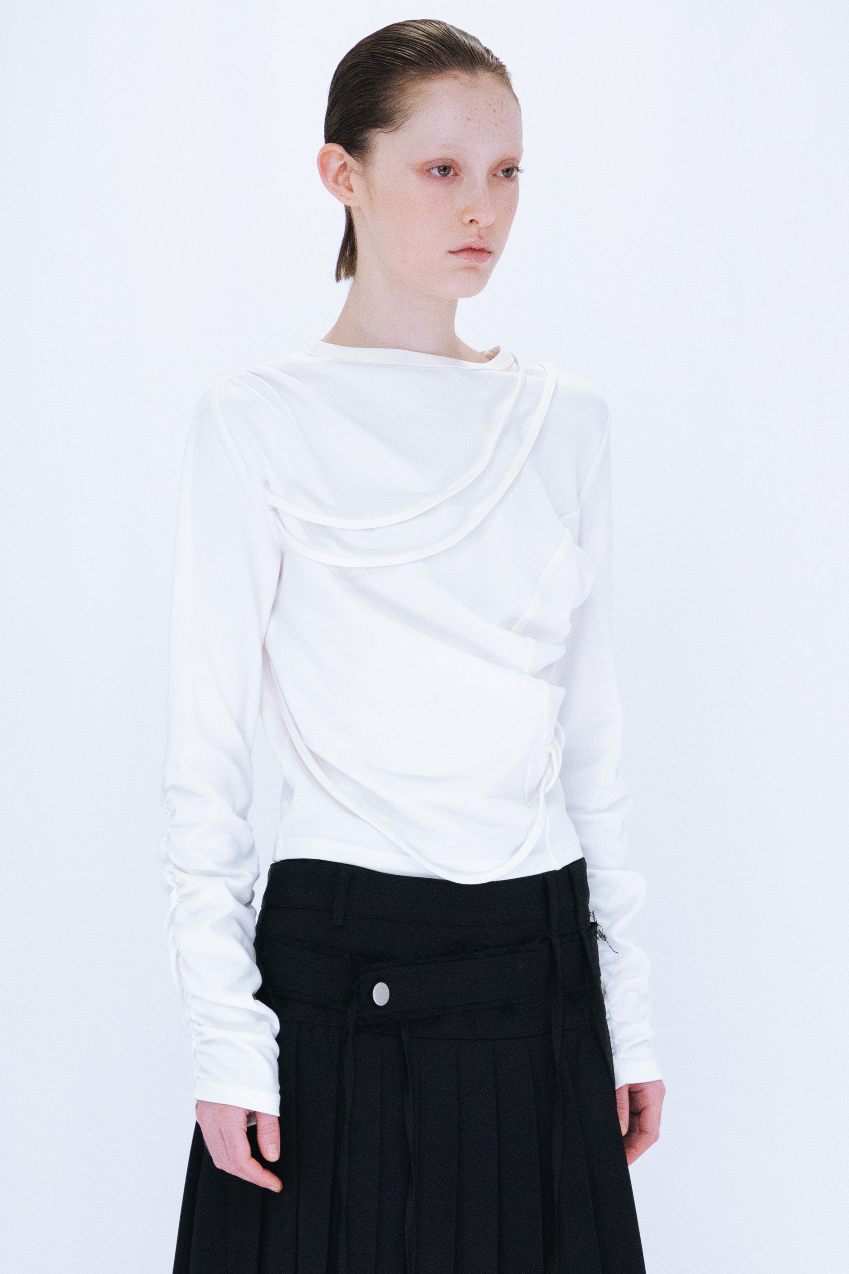 STRINGS LONG SLEEVE / WHITE