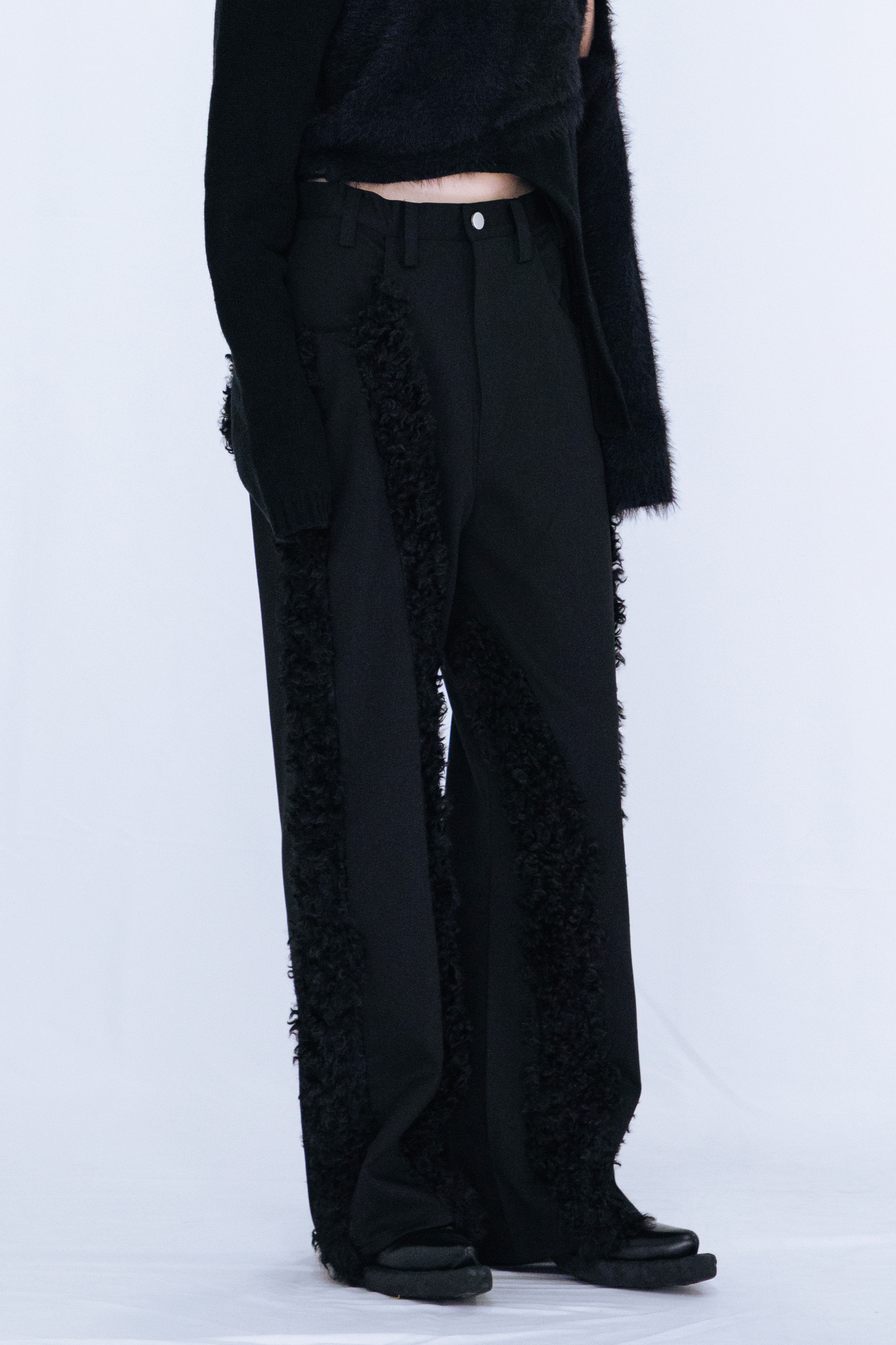 FUR STRAIGHT PANTS / BLACK