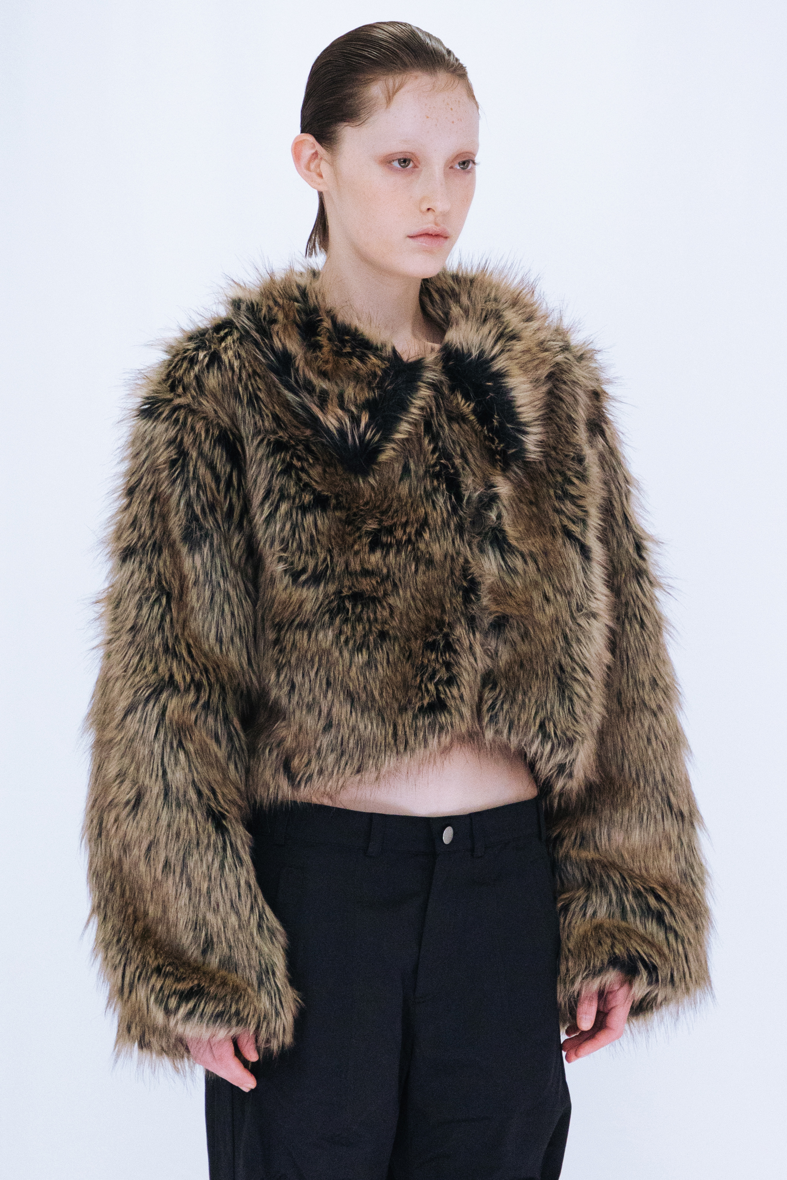 FAKE FUR SHORT JACKET / BROWN