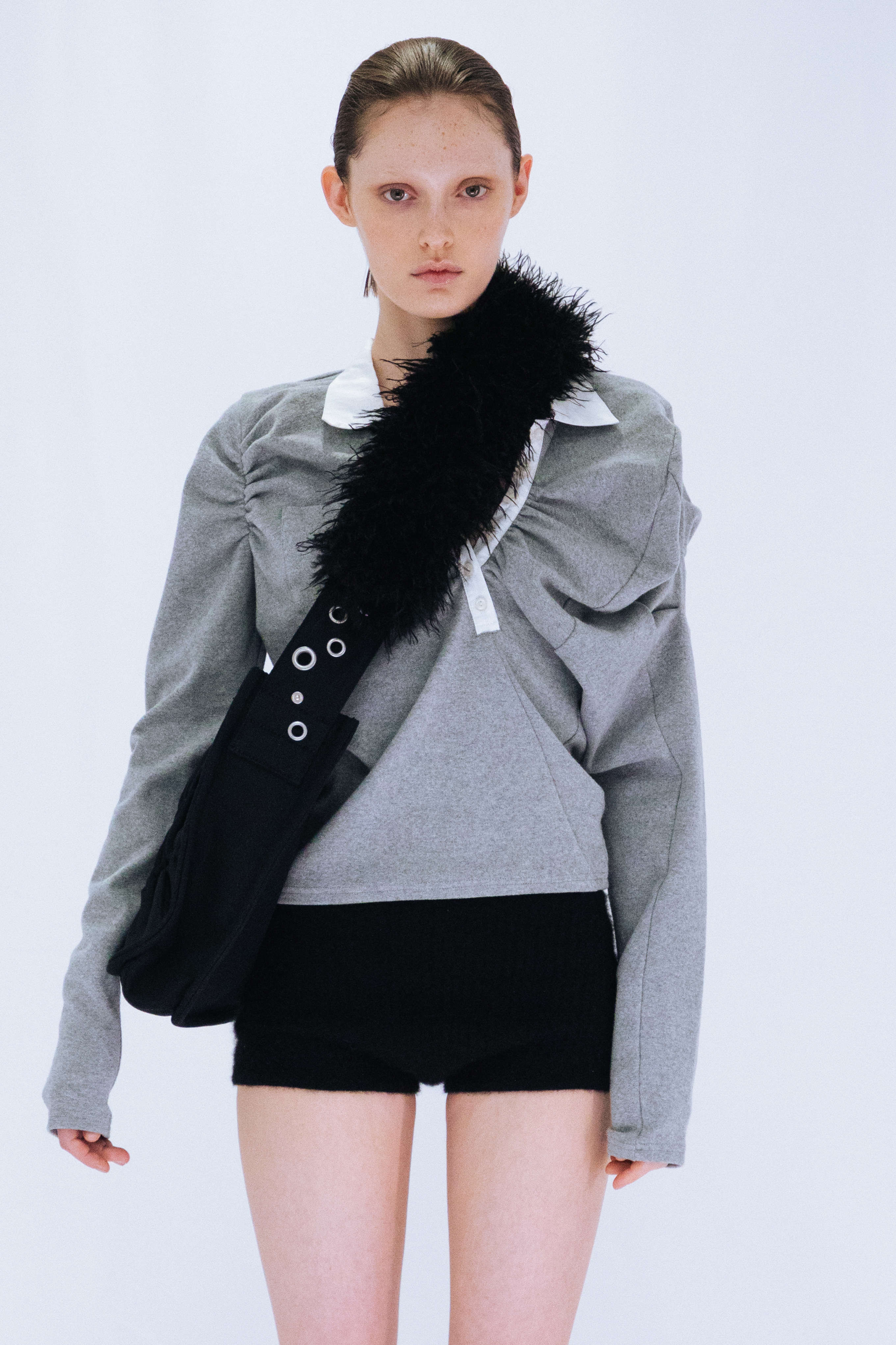 GATHER SHOULDER BAG / BLACK