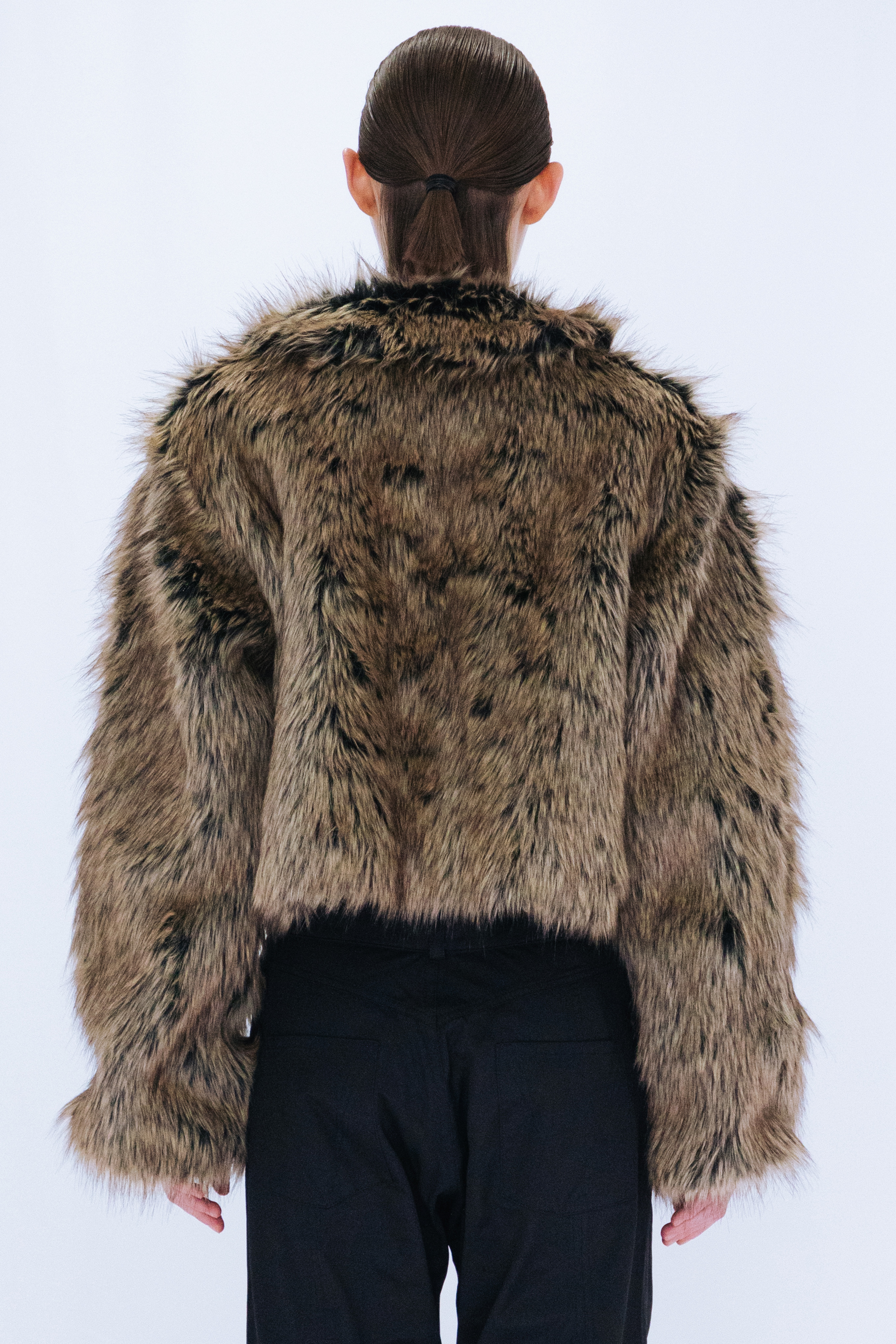FAKE FUR SHORT JACKET / BROWN