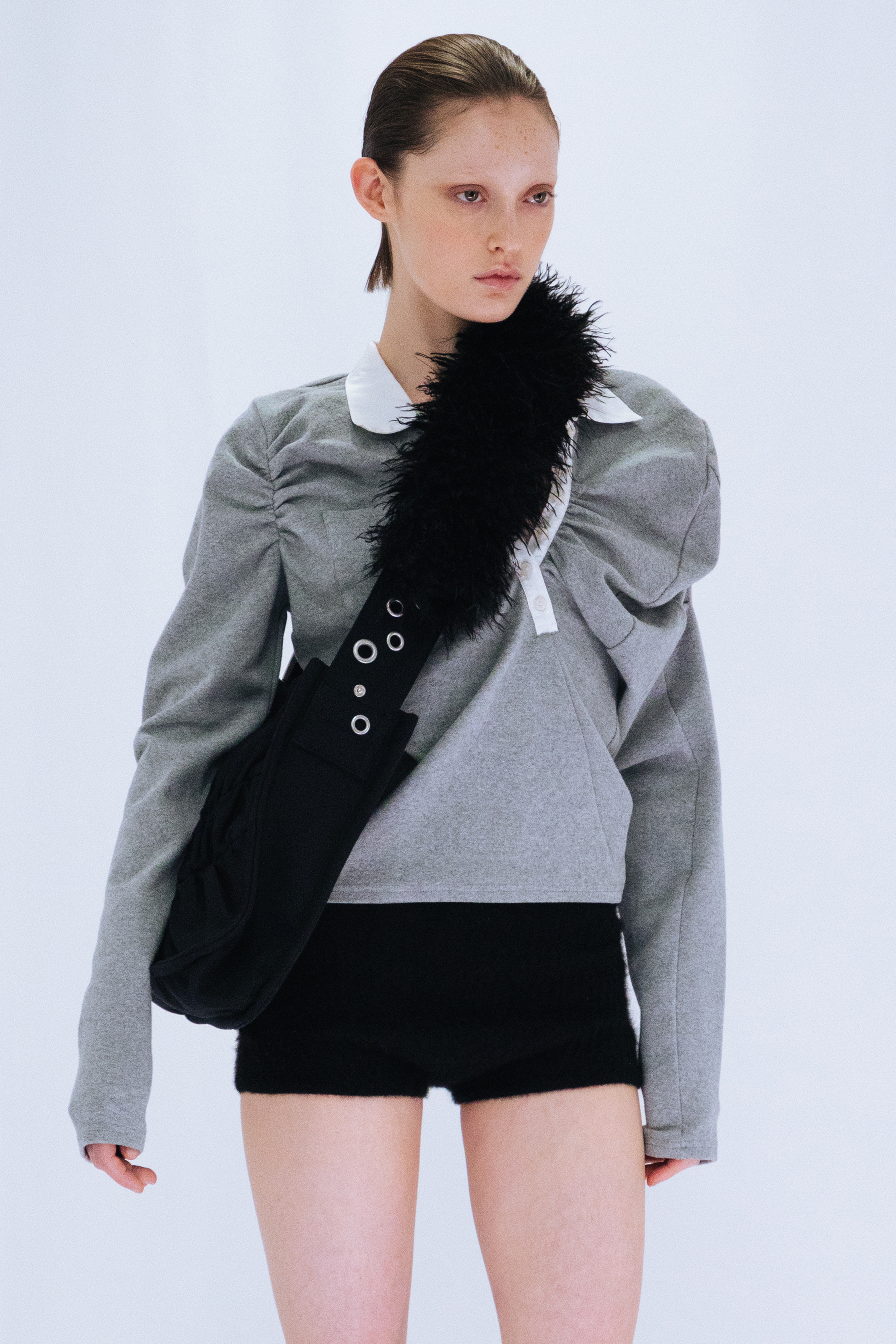 GATHER SHOULDER BAG / BLACK