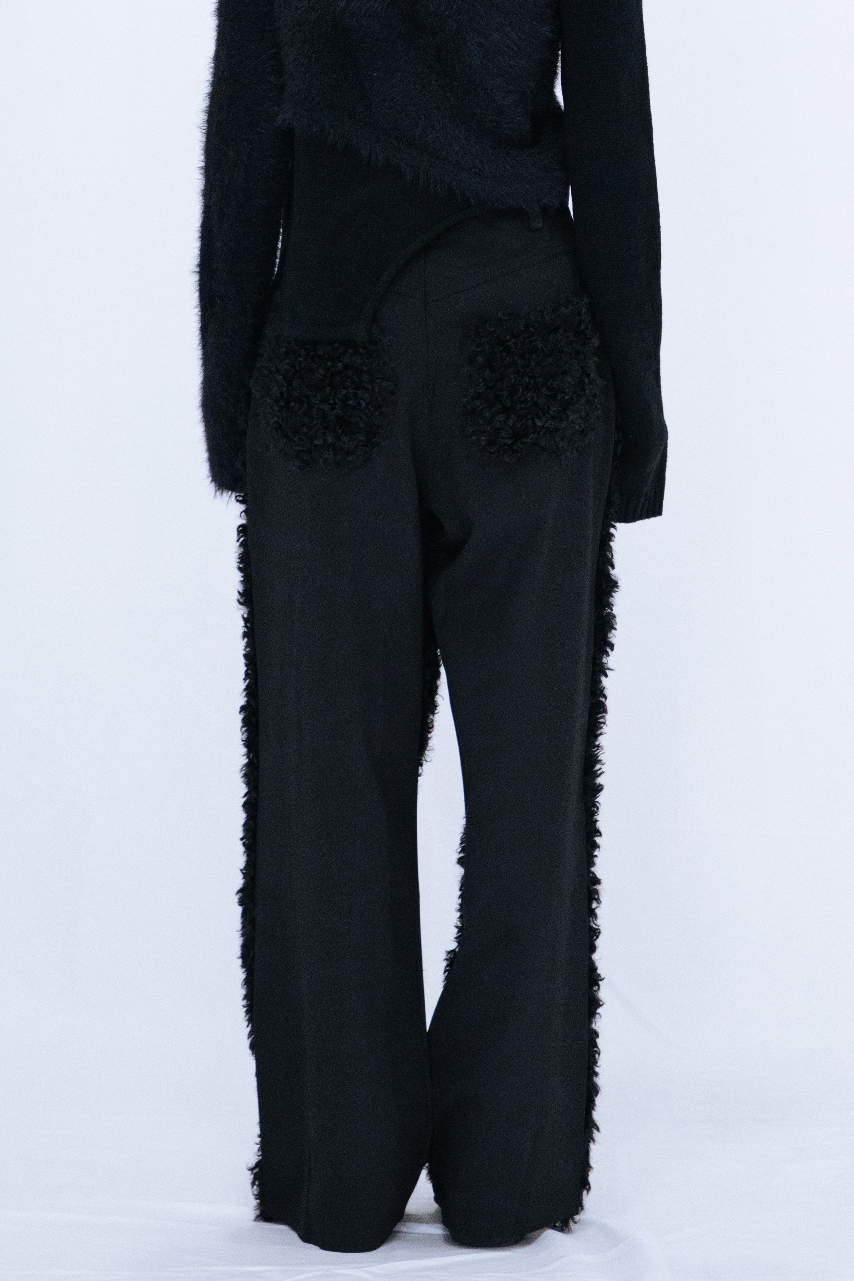 FUR STRAIGHT PANTS / BLACK