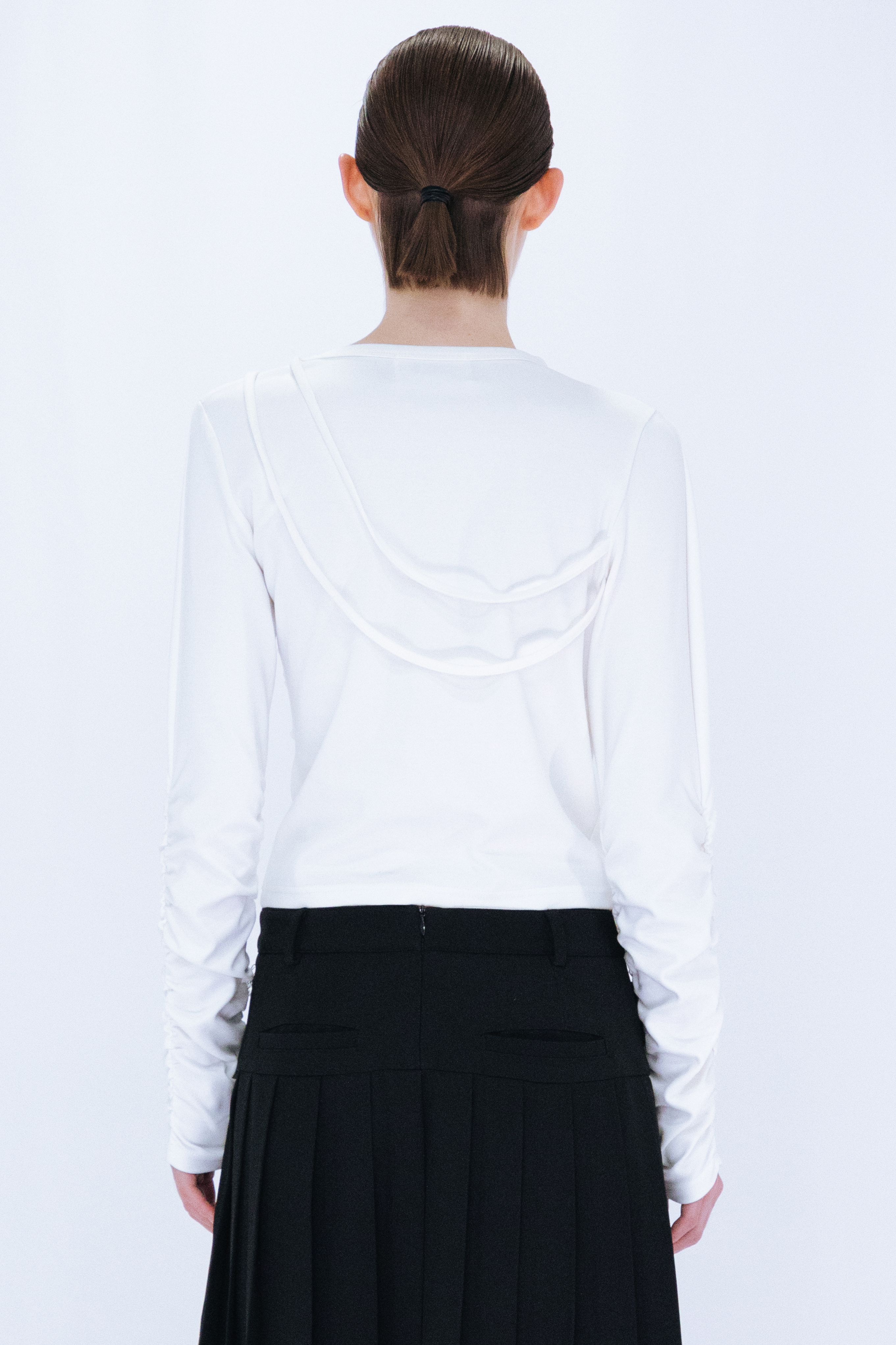 STRINGS LONG SLEEVE / WHITE