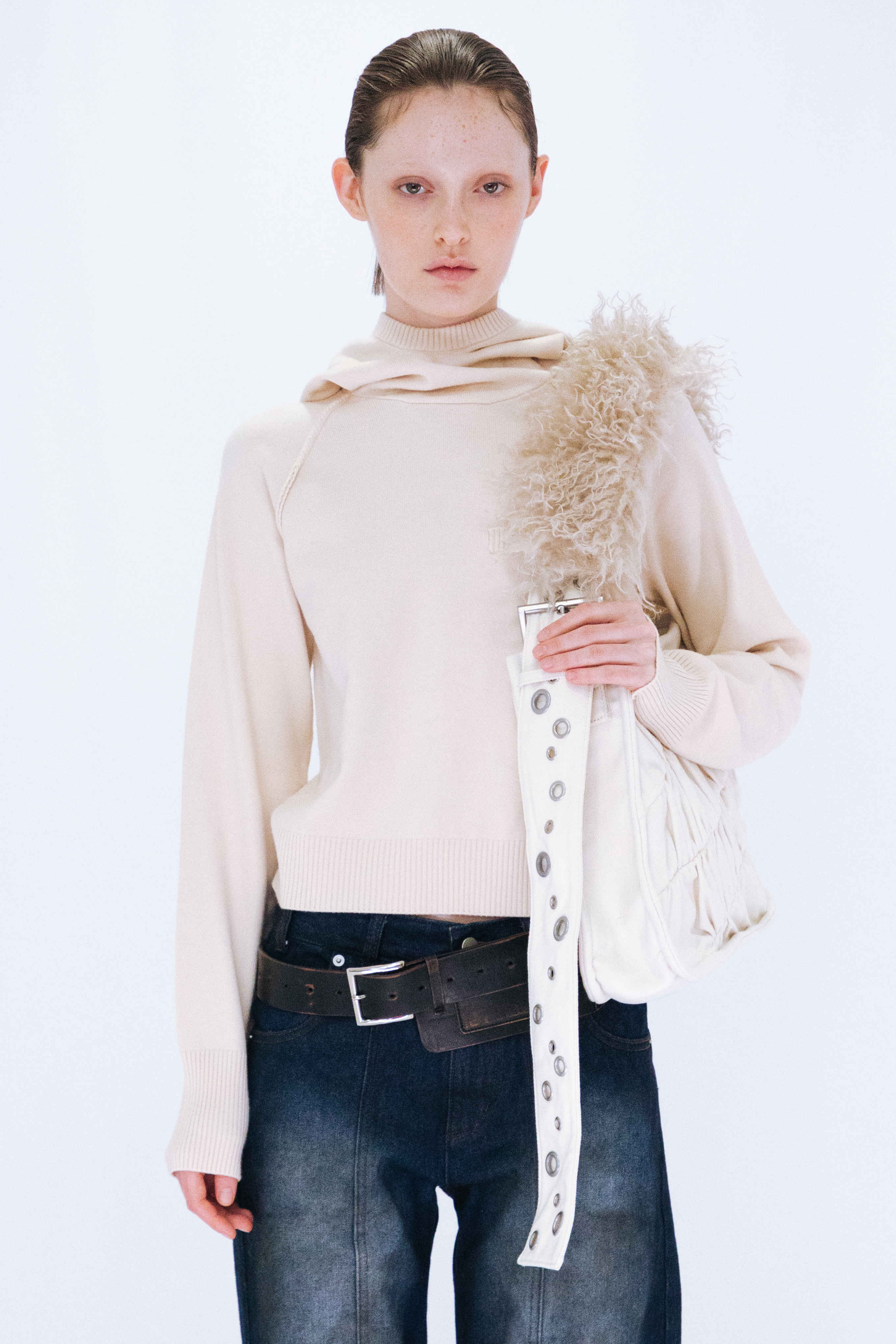 GATHER SHOULDER BAG / IVORY