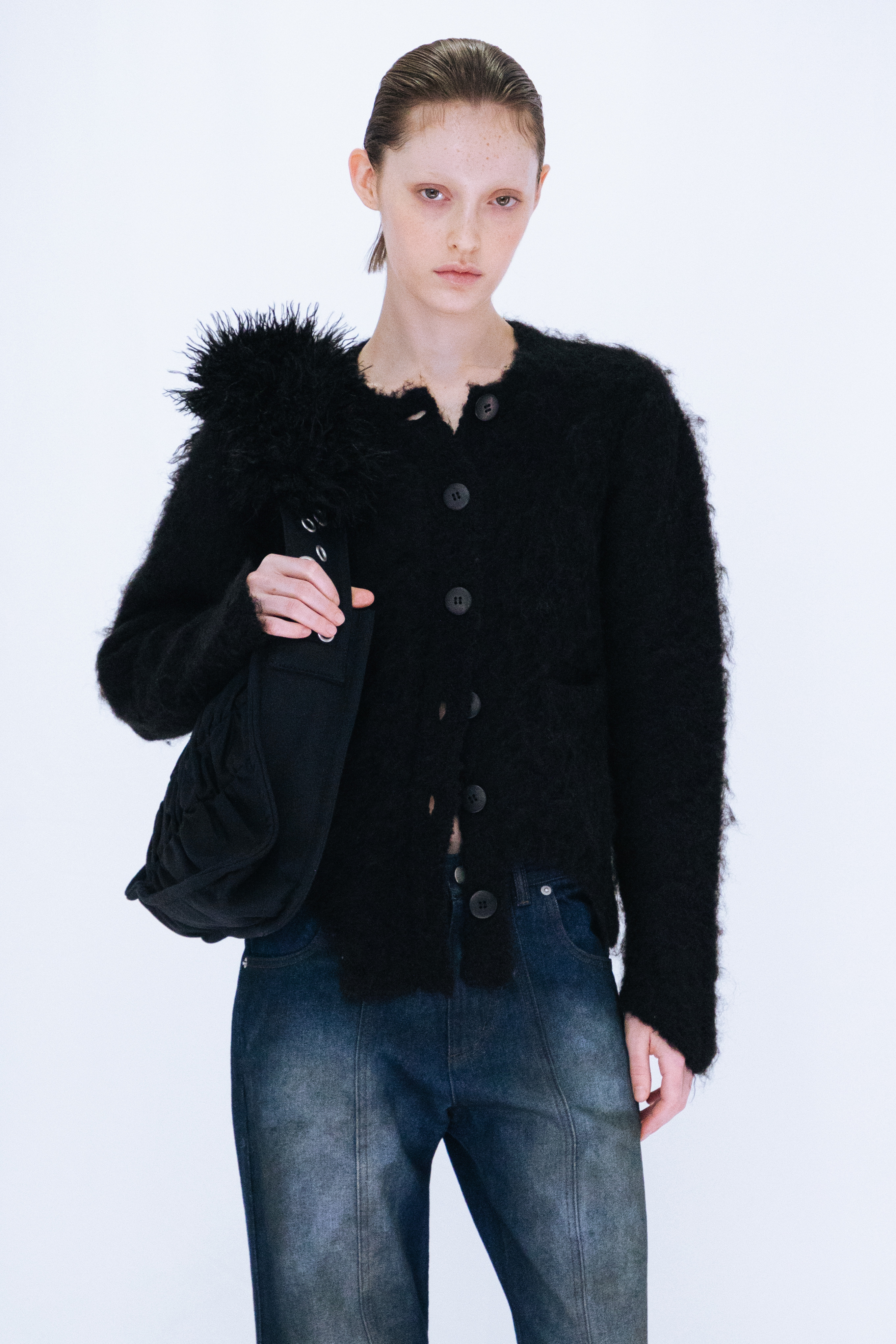 GATHER SHOULDER BAG / BLACK