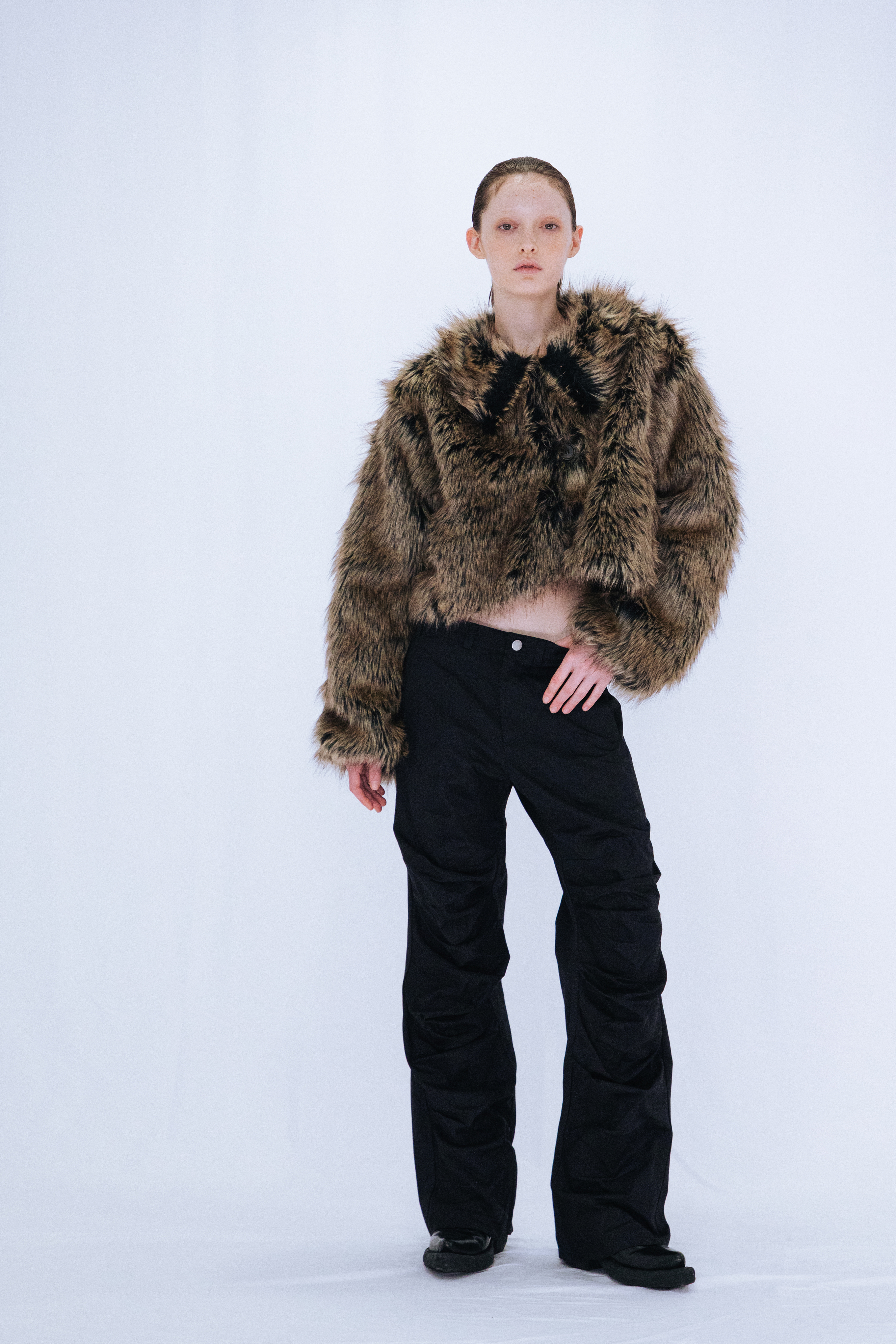FAKE FUR SHORT JACKET / BROWN