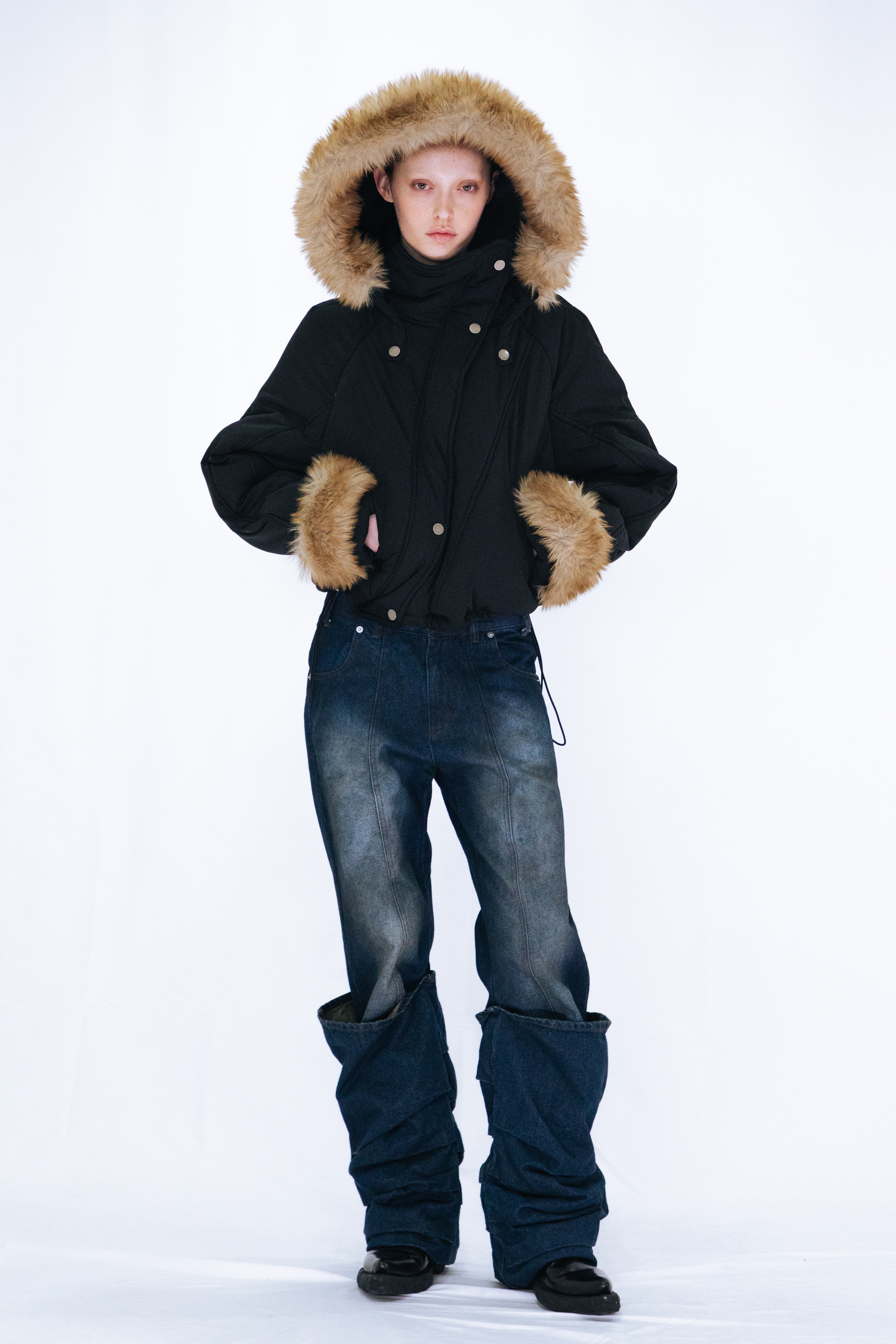 FUR HOODED PADDING JACKET / BLACK