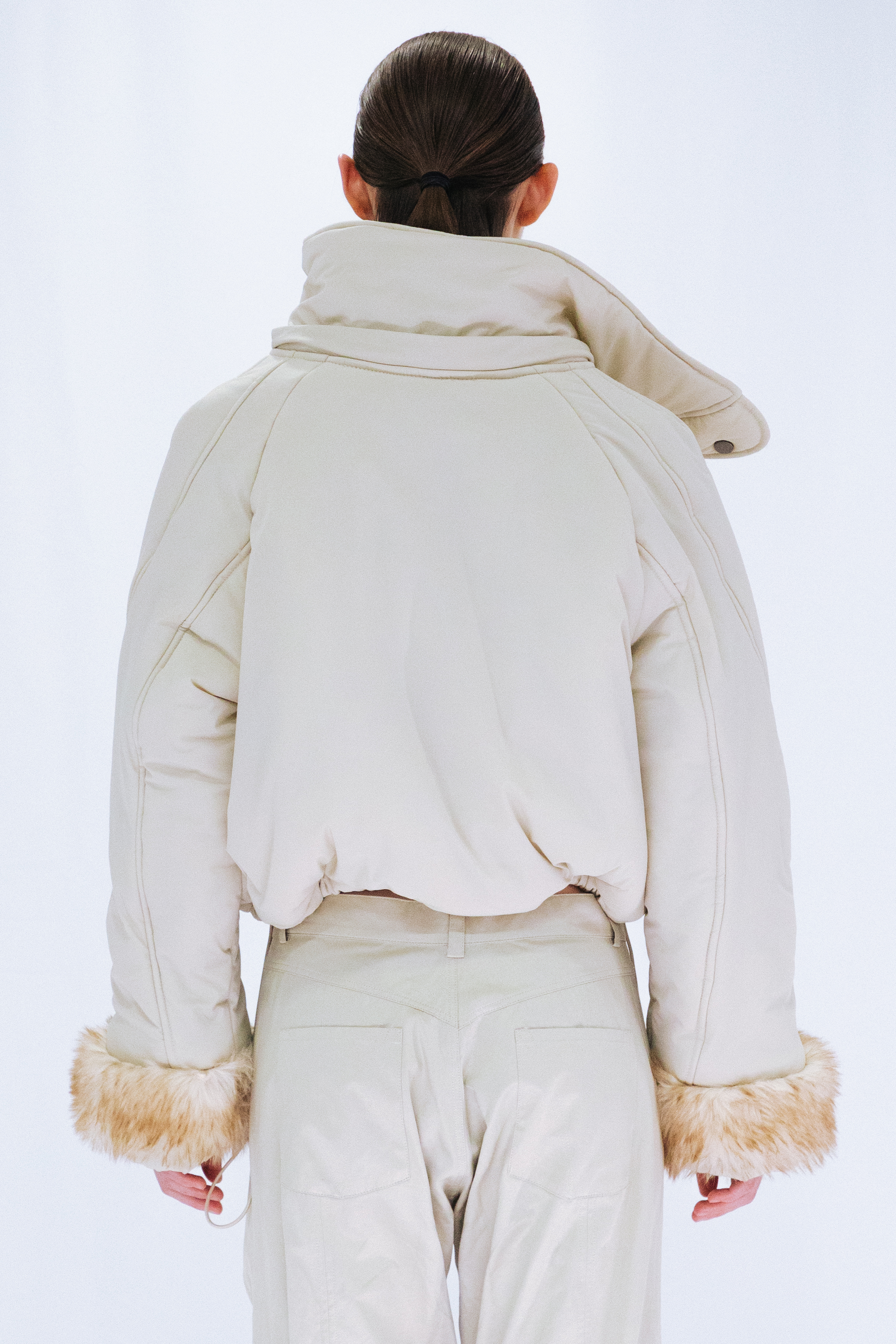 FUR HOODED PADDING JACKET / IVORY