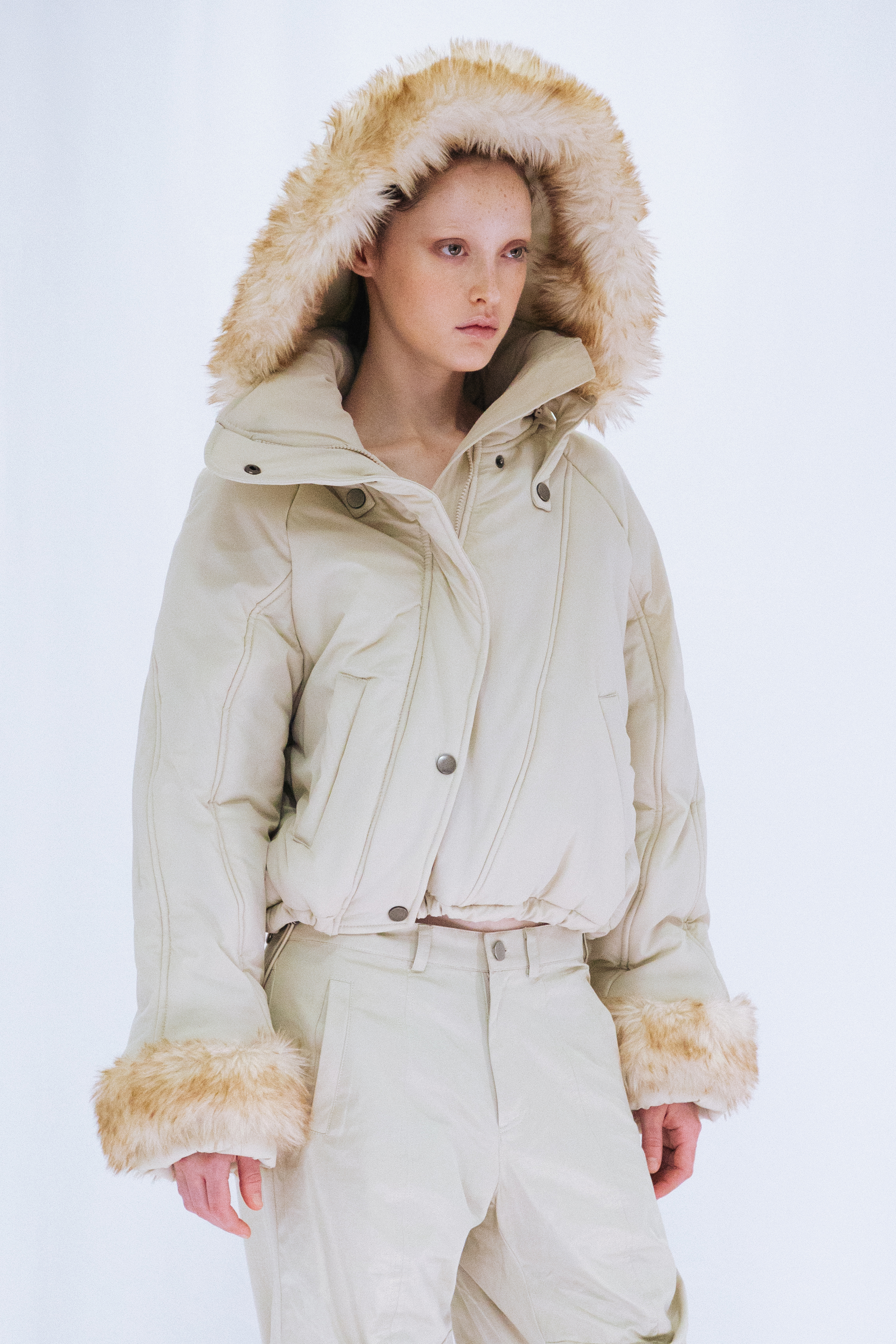 FUR HOODED PADDING JACKET / IVORY