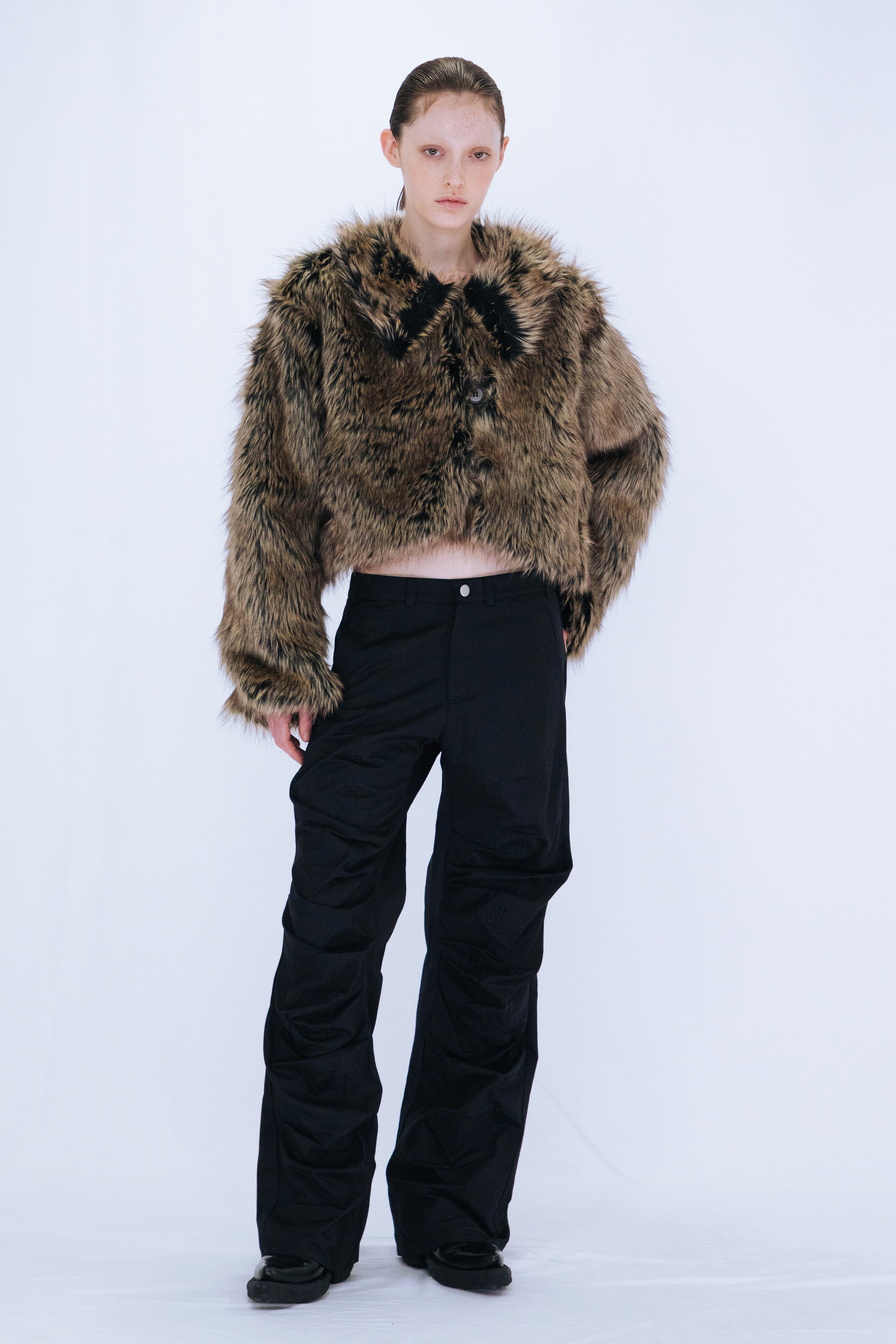 FAKE FUR SHORT JACKET / BROWN