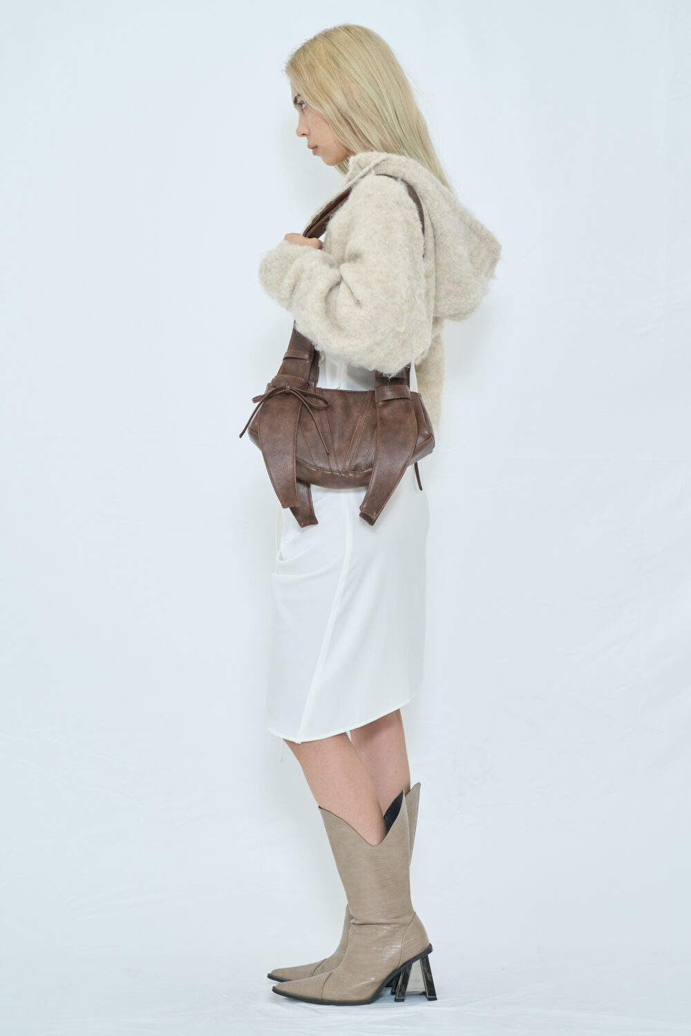 2WAY HOODED MUFFLER KNIT / IVORY – VIAVANDA