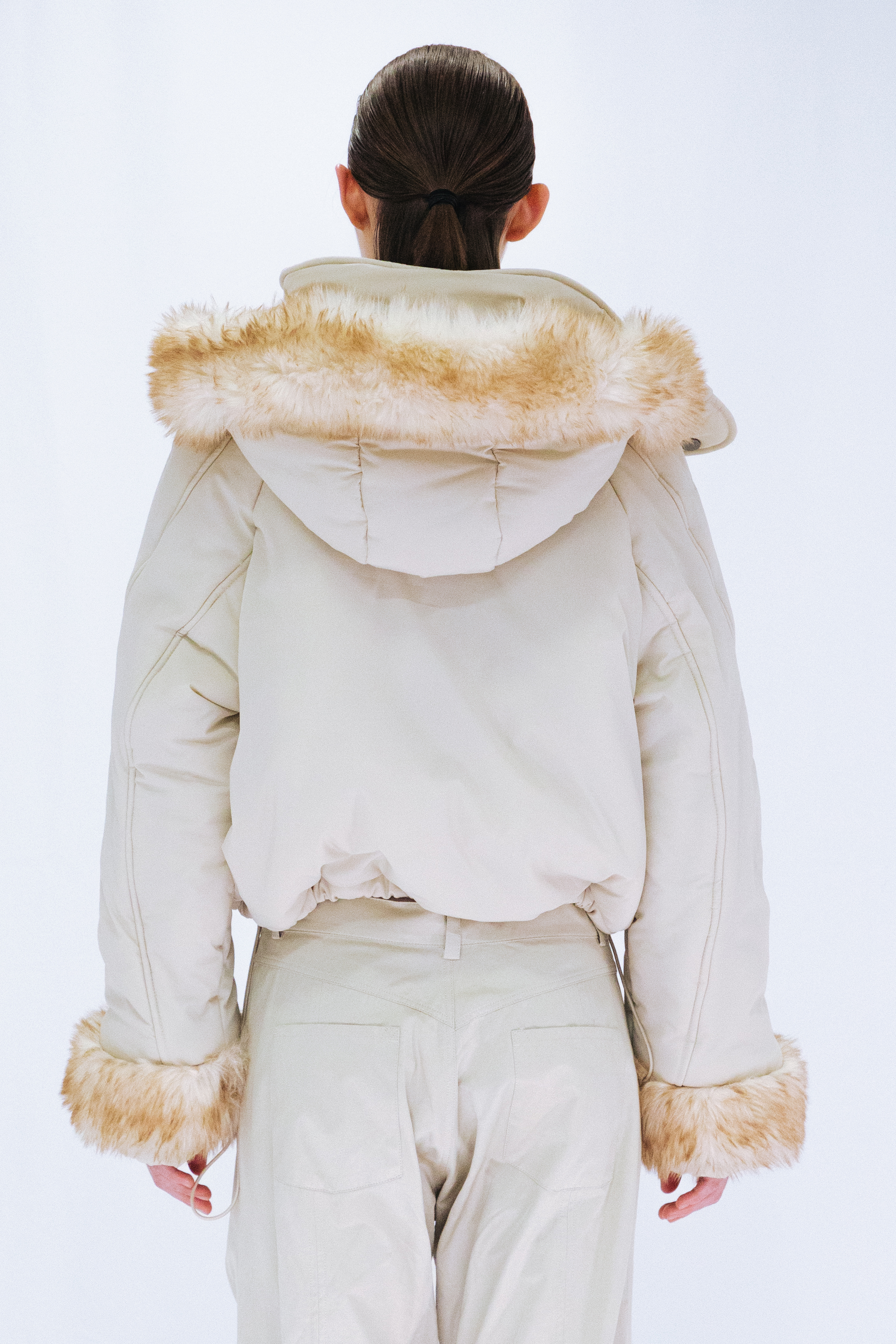 FUR HOODED PADDING JACKET / IVORY