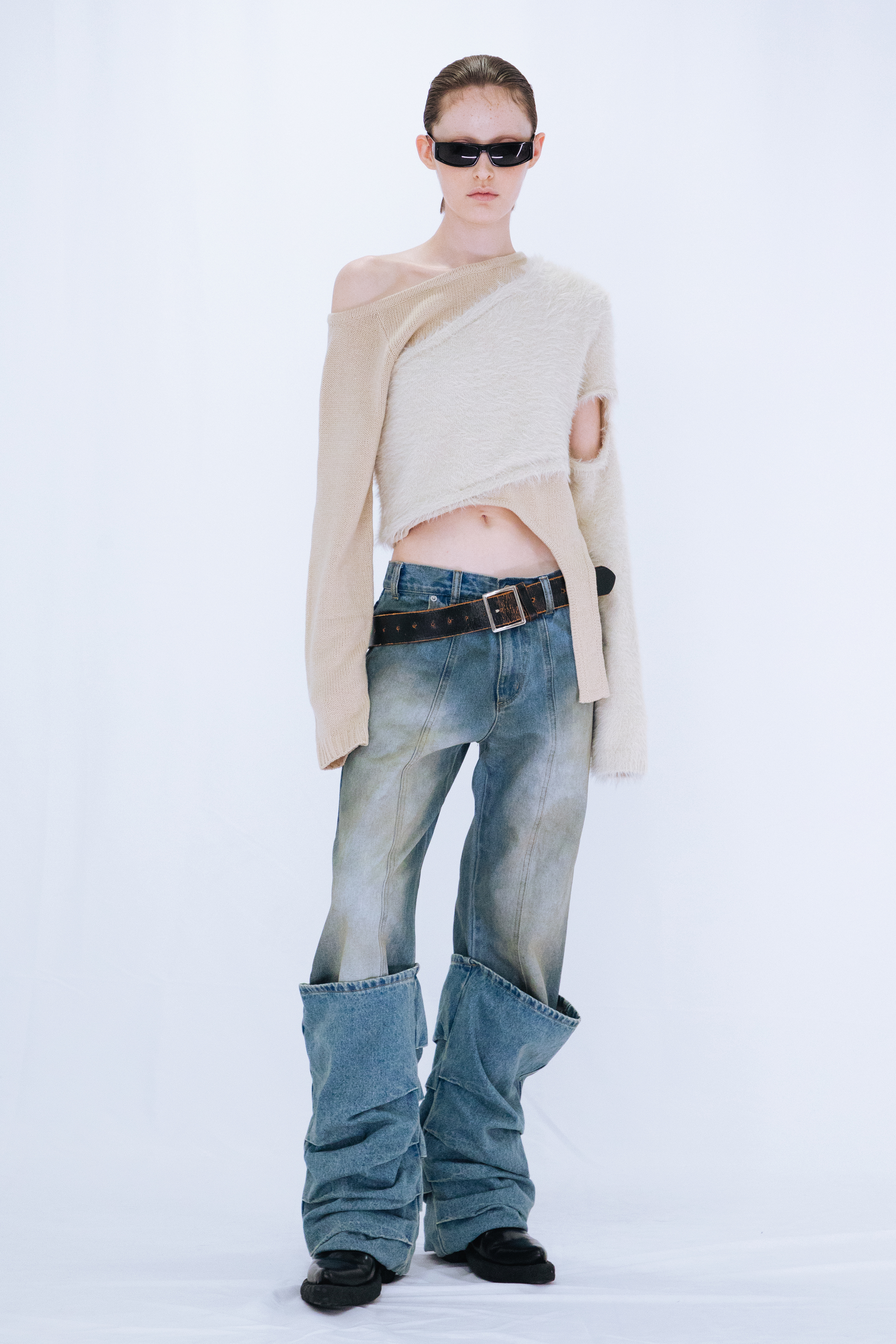 OVERLAP TUCK DENIM PANTS / BLUE