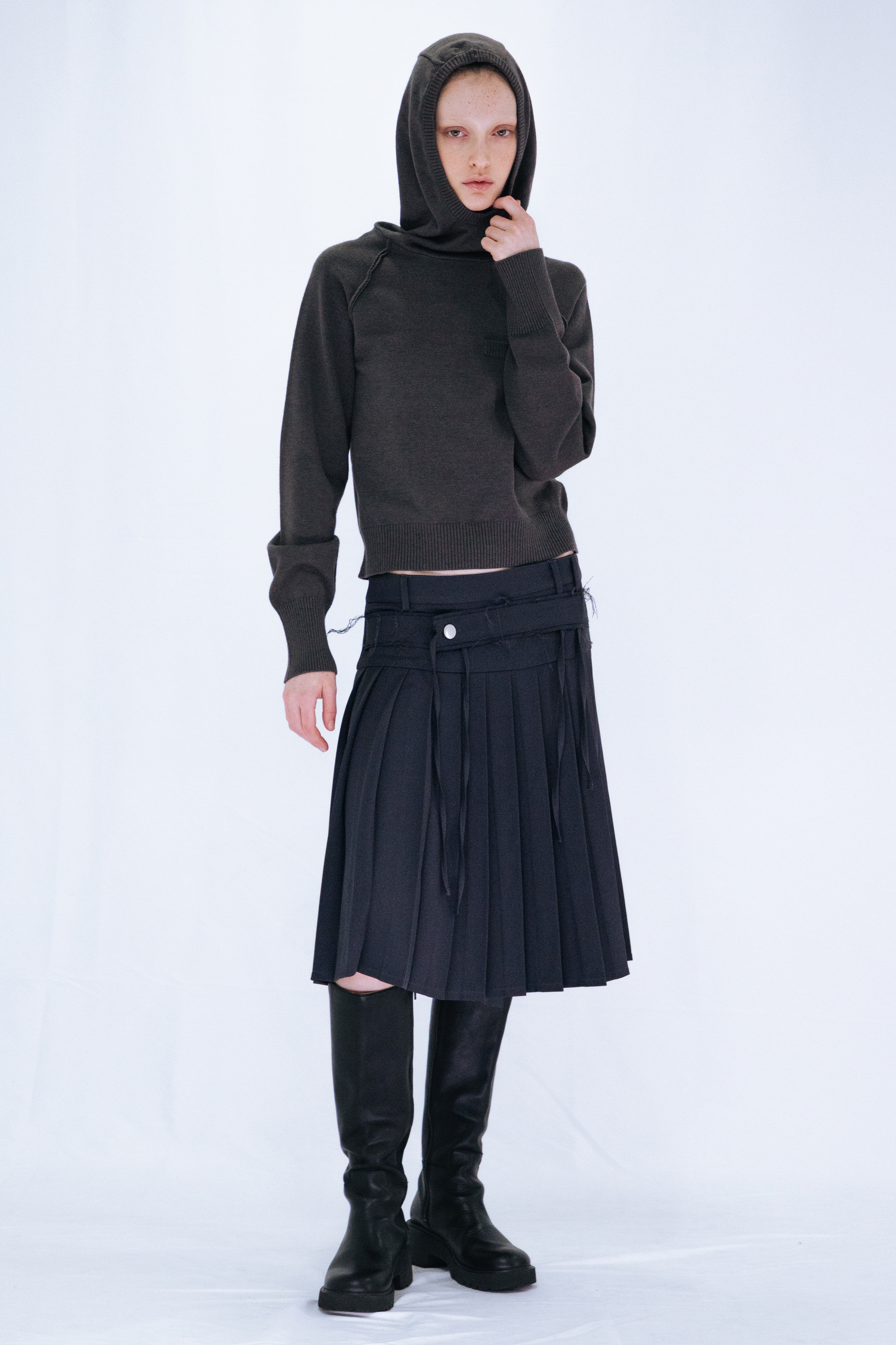 PLEATED MIDI SKIRT / GRAY