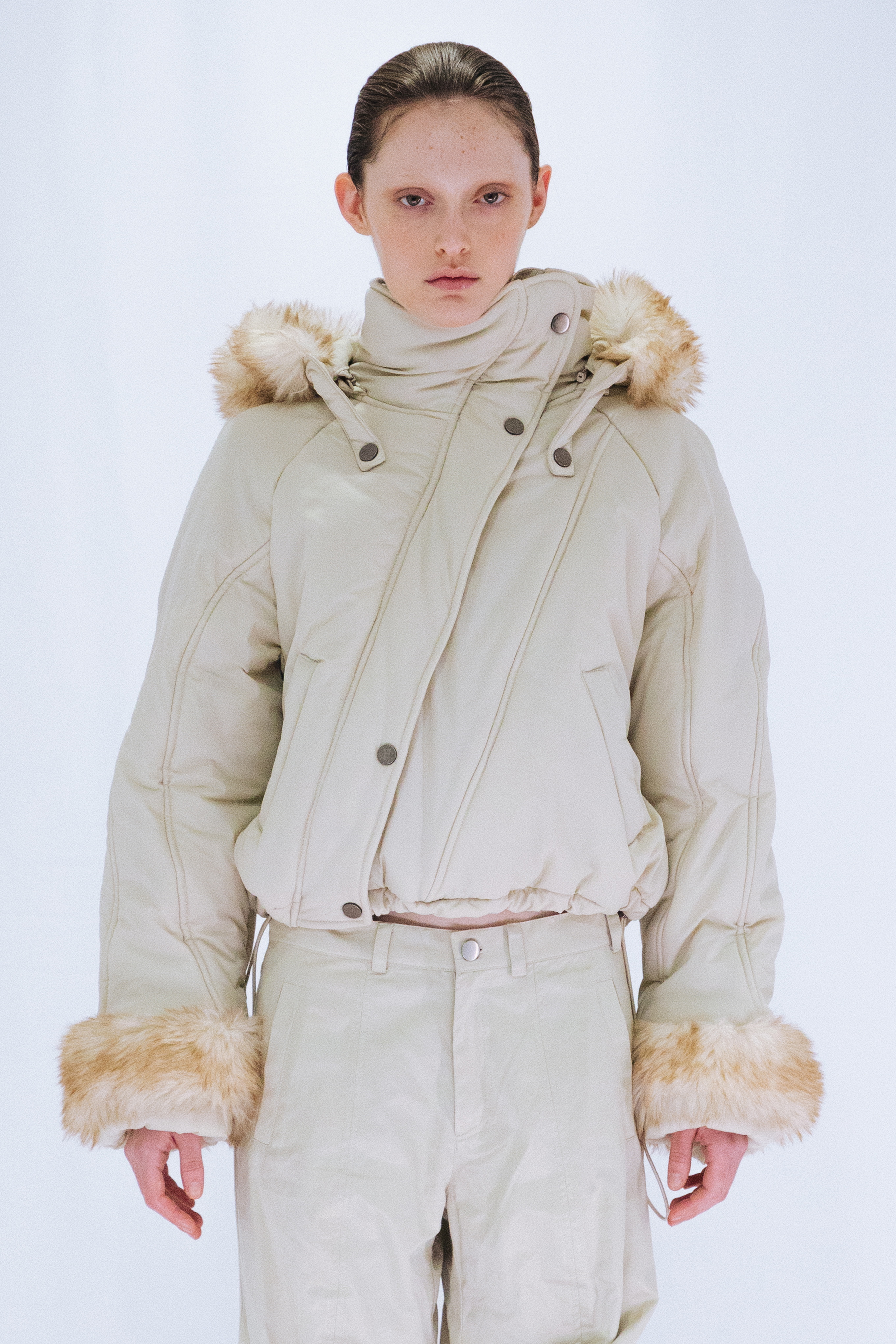 FUR HOODED PADDING JACKET / IVORY
