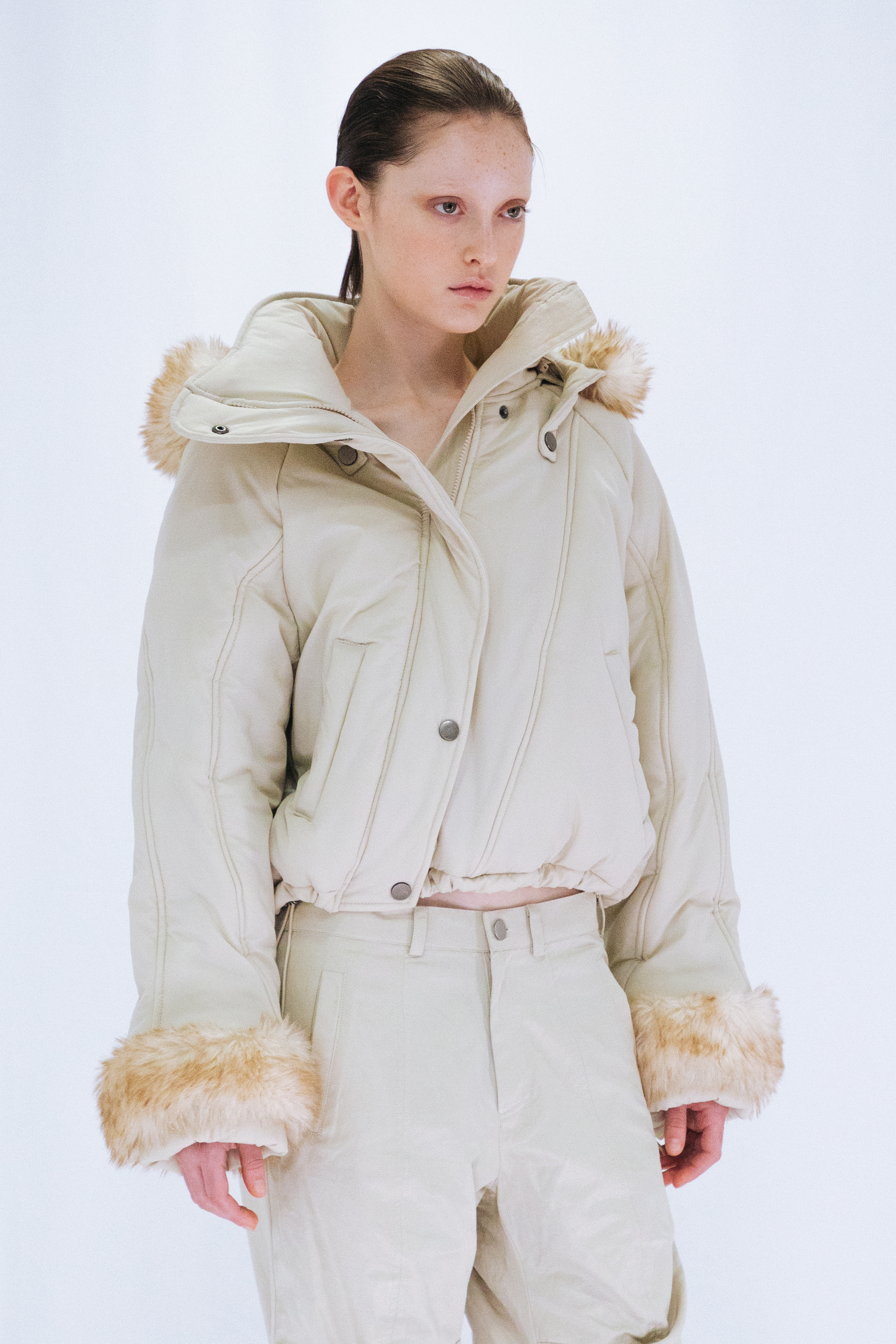 FUR HOODED PADDING JACKET / IVORY