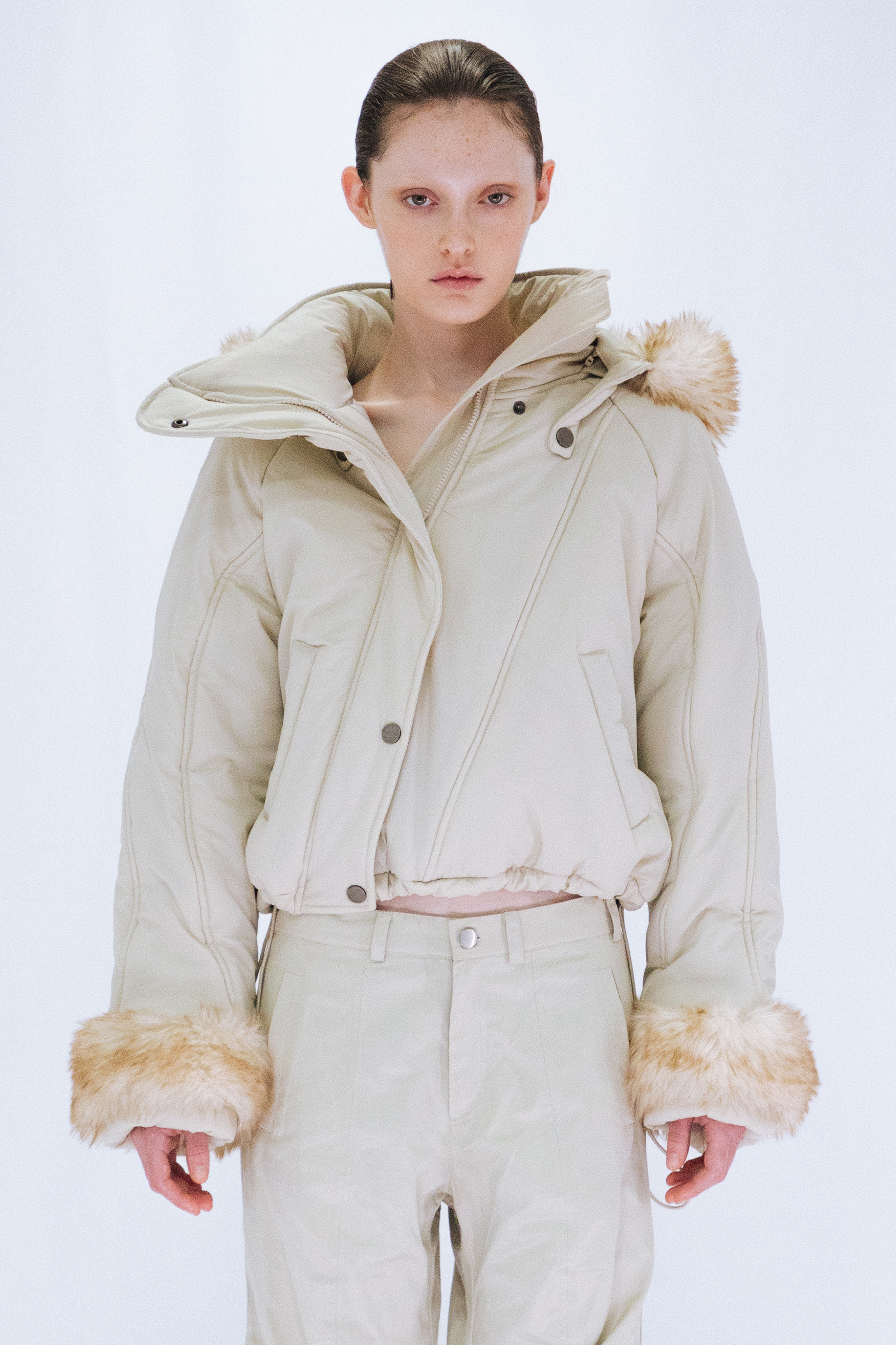 FUR HOODED PADDING JACKET / IVORY