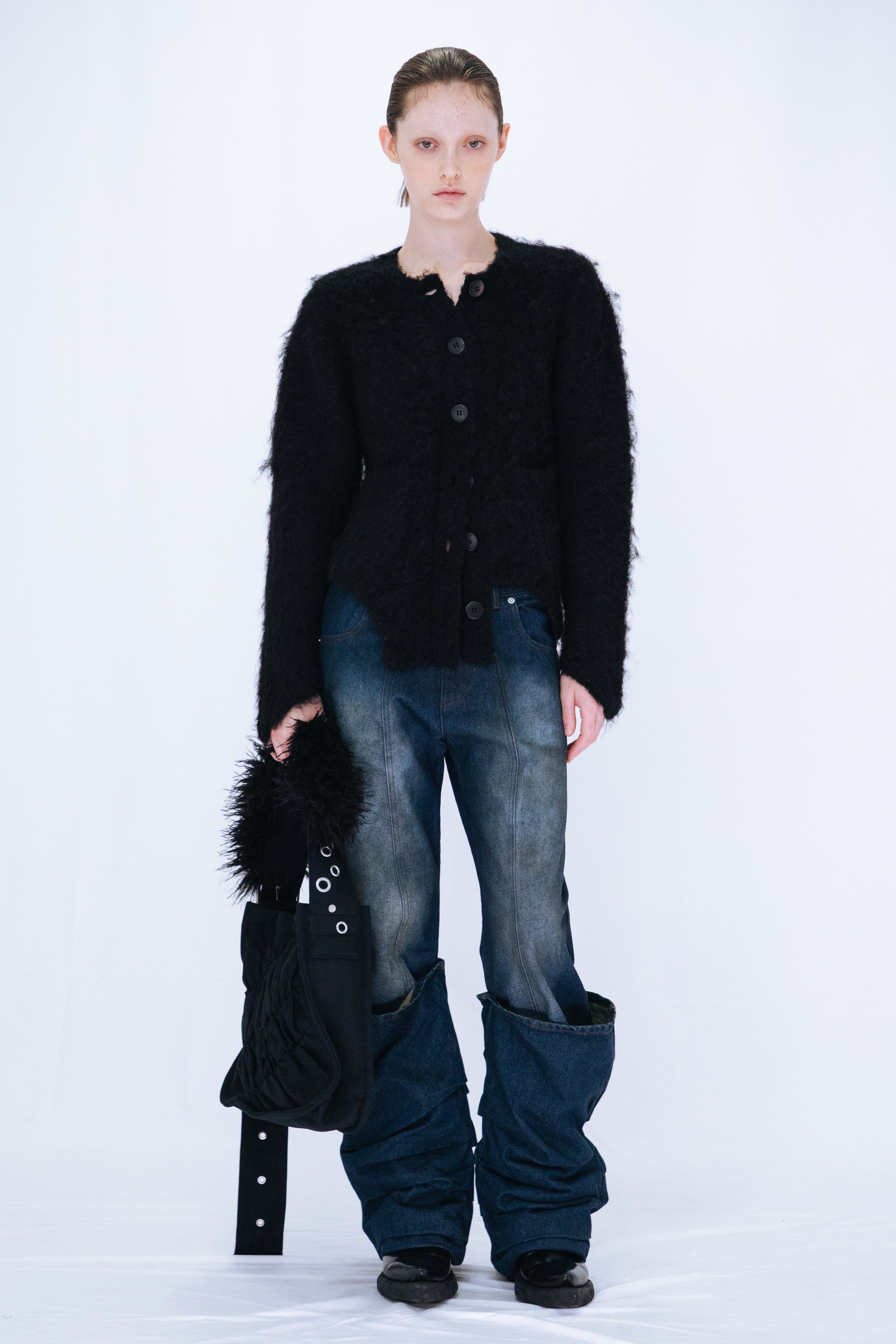 GATHER SHOULDER BAG / BLACK