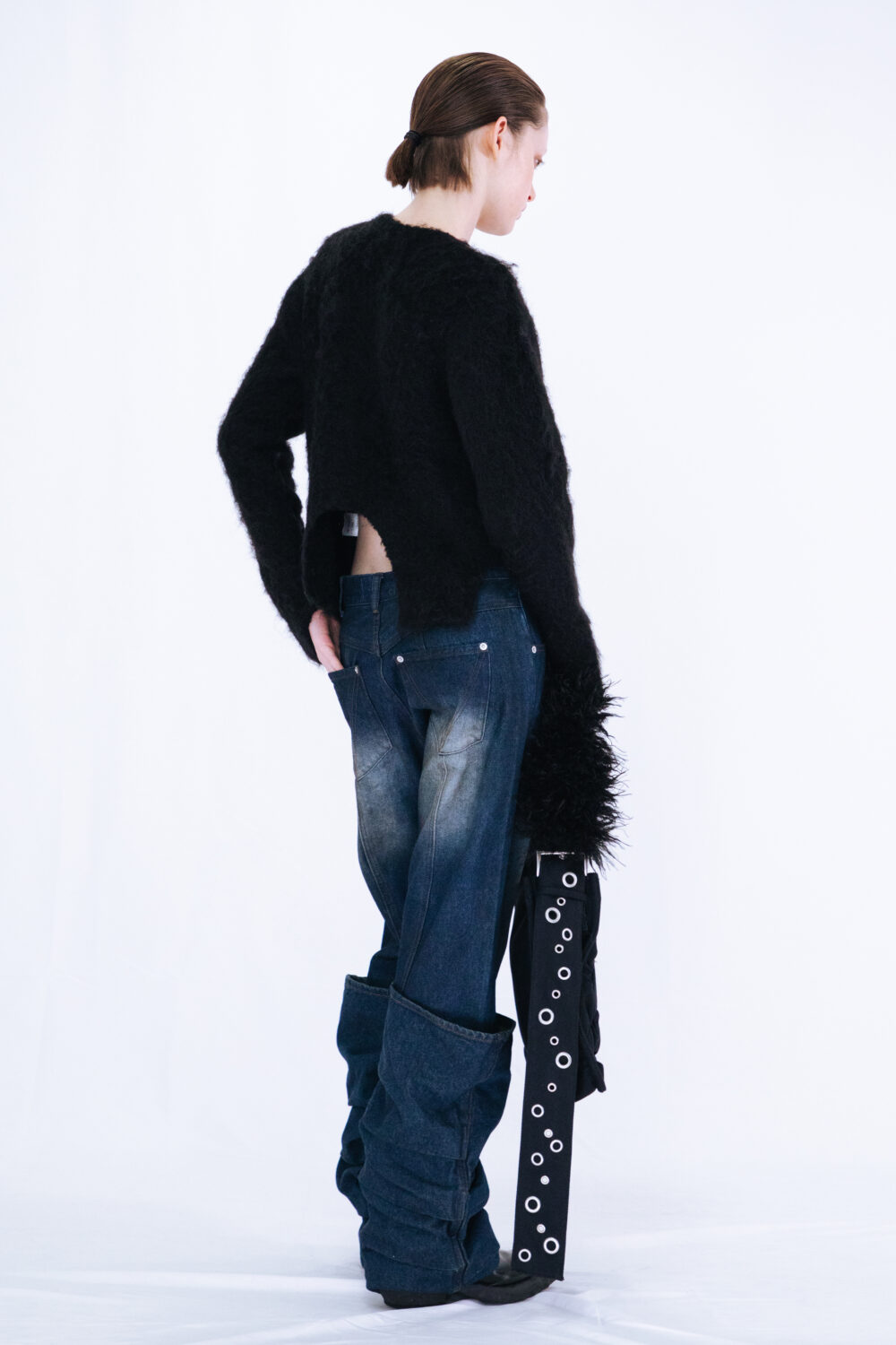 OVERLAP TUCK DENIM PANTS / NAVY – VIAVANDA