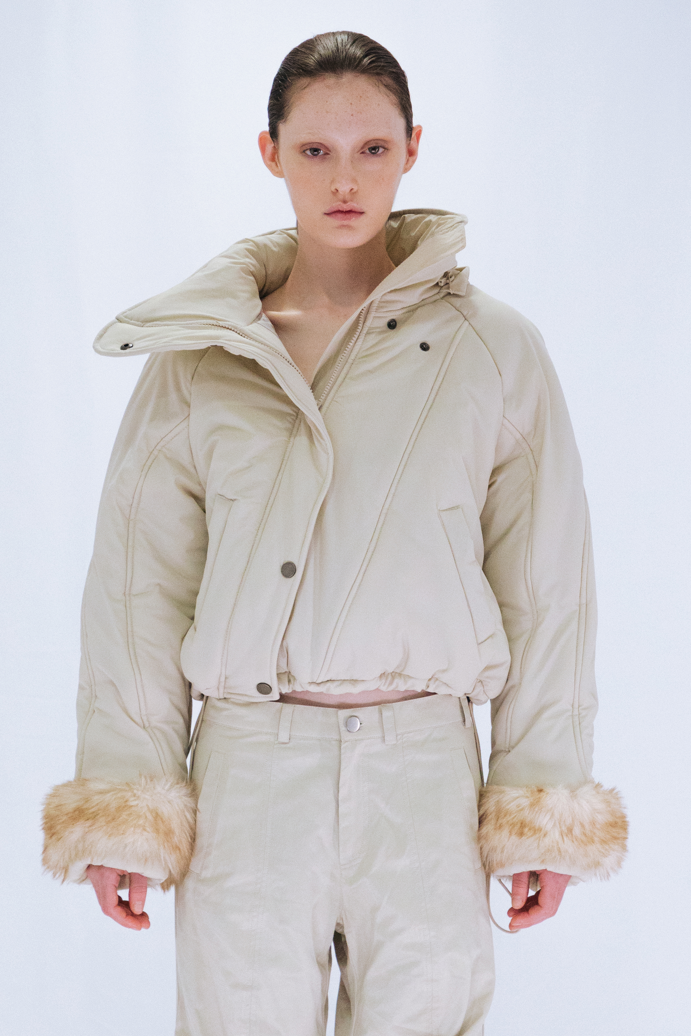 FUR HOODED PADDING JACKET / IVORY