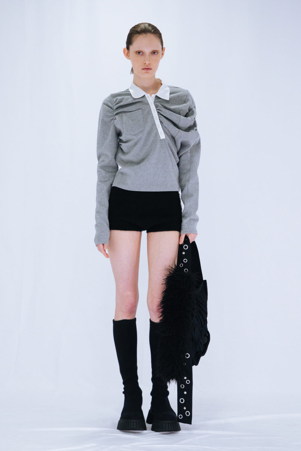 ASYMMETRIC POLO SHIRT / GLAY – VIAVANDA