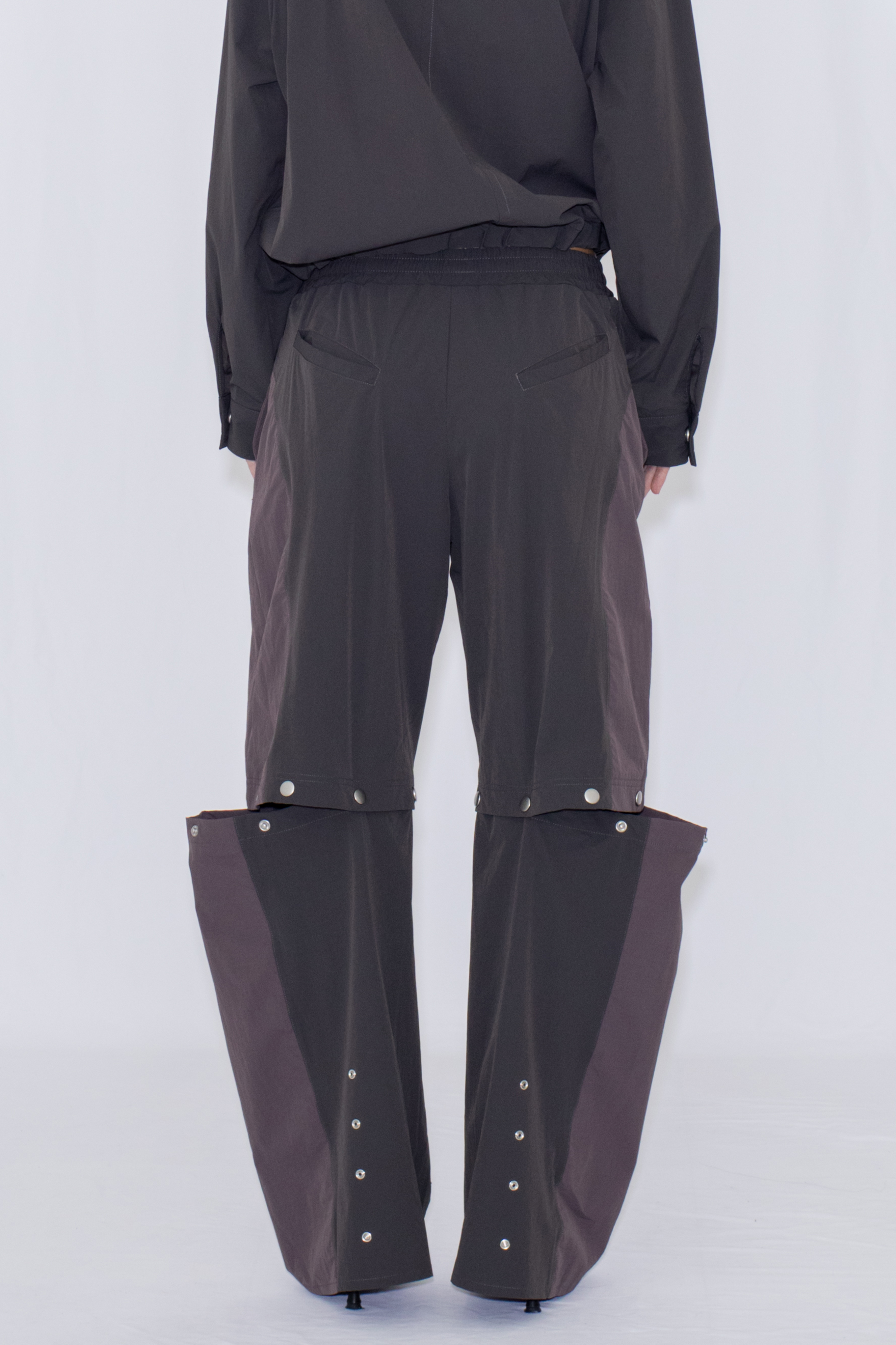 2WAY DEFORMED TRACK PANTS / CHARCOAL