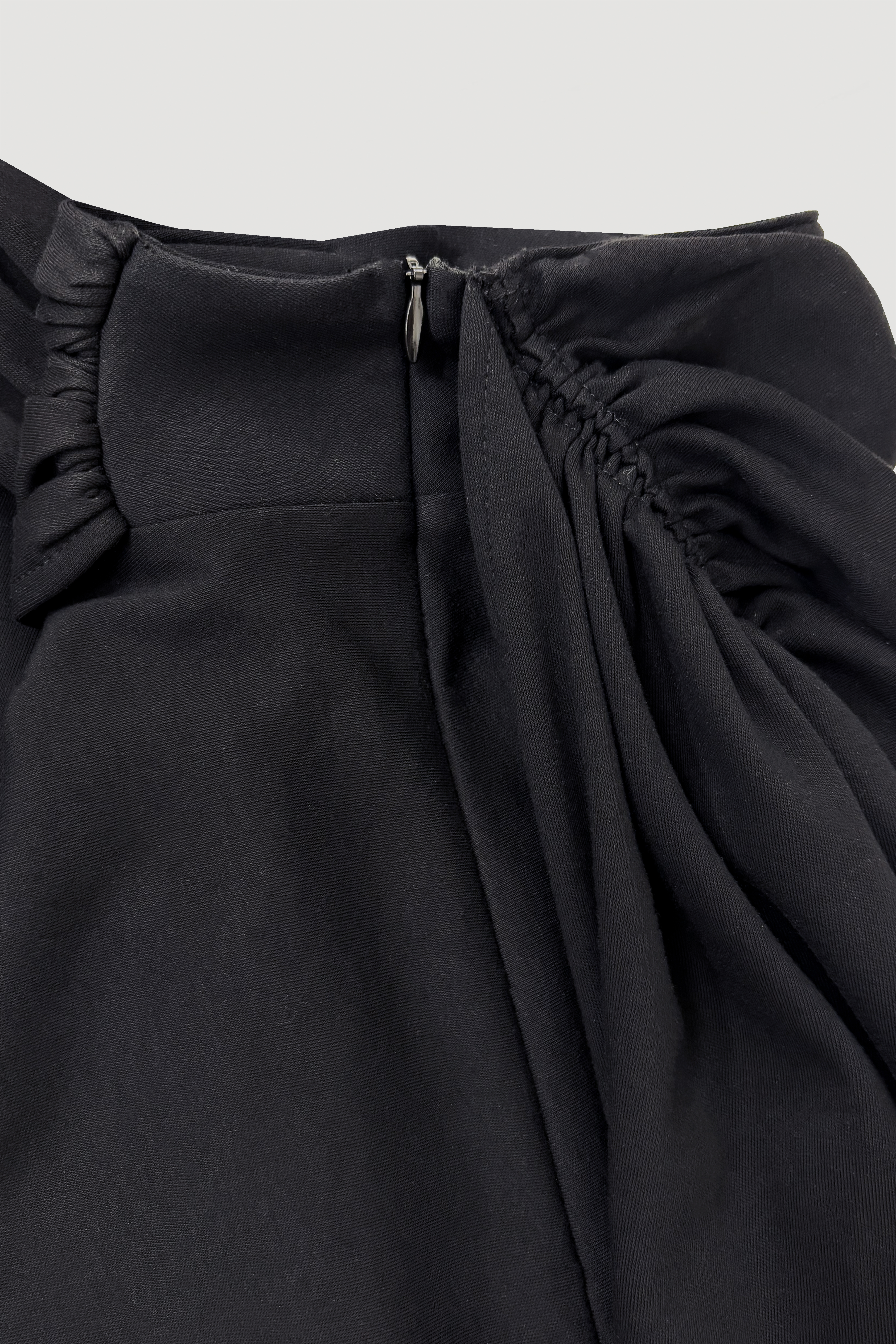 ASYMMETRIC DRAPE SKIRT / BLACK