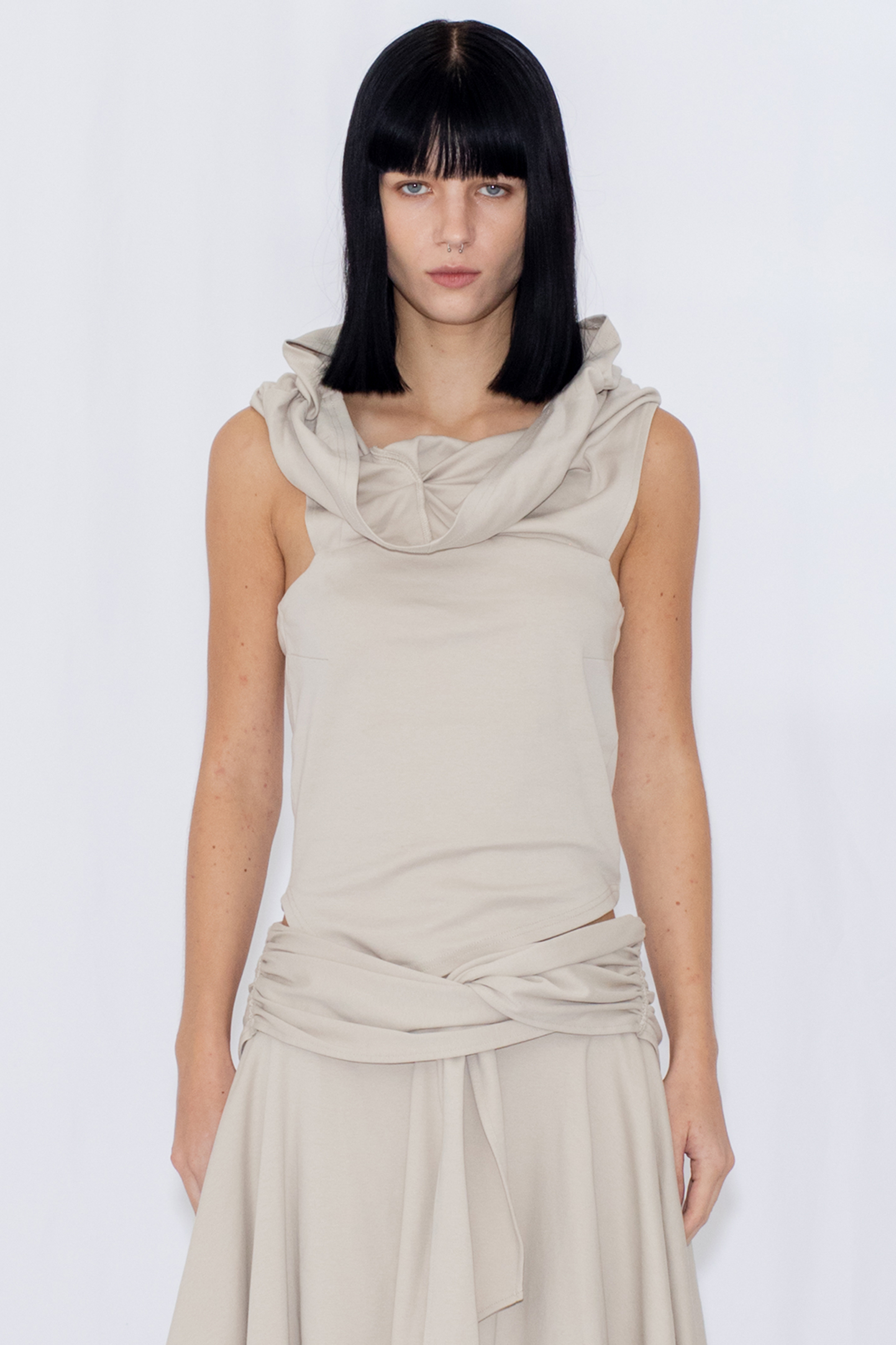 ASYMMETRIC DRAPE TOP / GRAY